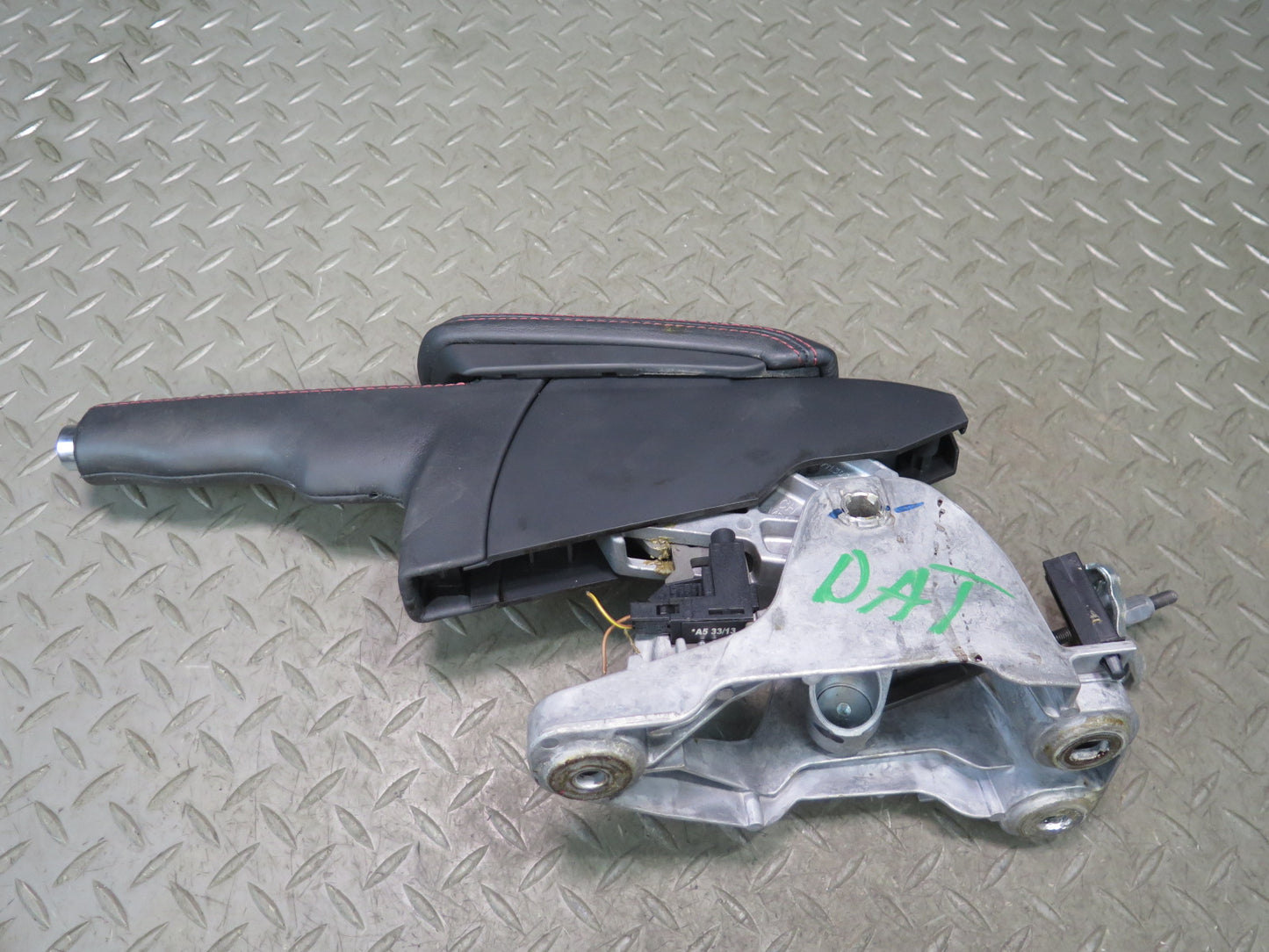 09-15 Audi TT S 8J Emergency Parking Hand Brake Lever Handle w Armrest Assy OEM