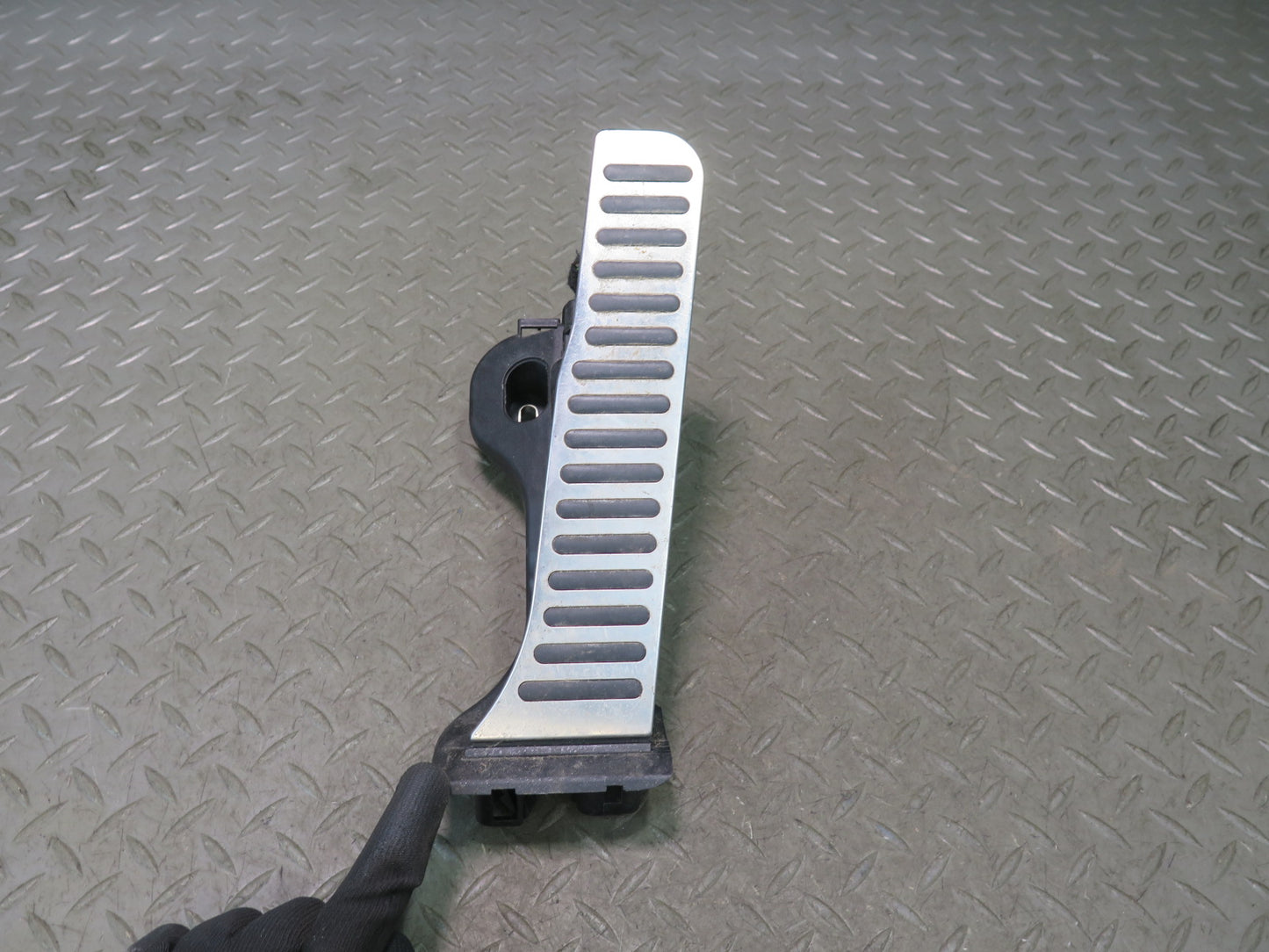09-15 Audi TT S 8J A/T Aluminum Gas Brake Dead Pedal Pad Cover Set OEM