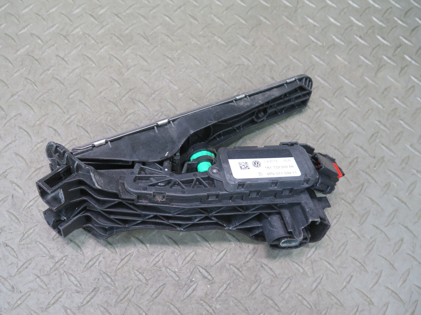 09-15 Audi TT S 8J A/T Aluminum Gas Brake Dead Pedal Pad Cover Set OEM