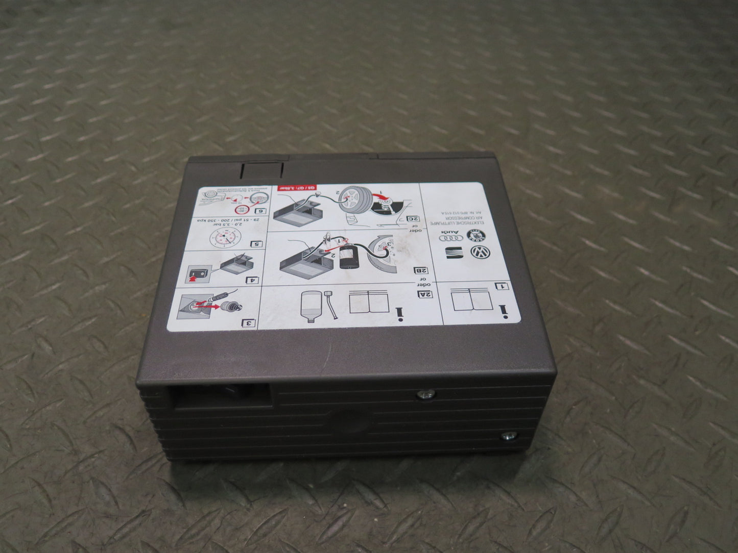 09-15 Audi TT S 8J Spare Tire Air Compressor Pump 8P0012615A OEM