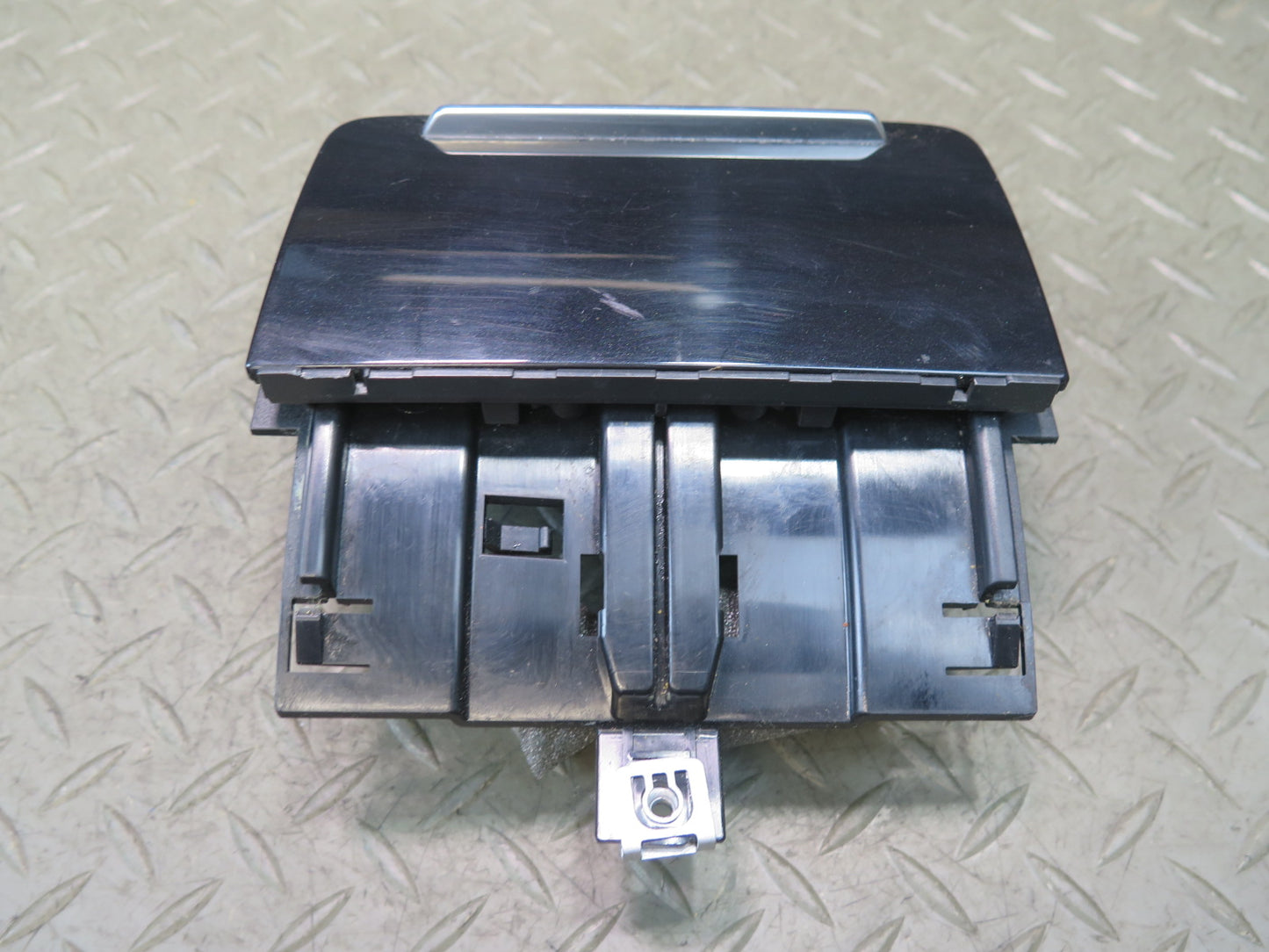 09-15 Audi TT S 8J Front Center Console Ashtray 12V Socket Black OEM