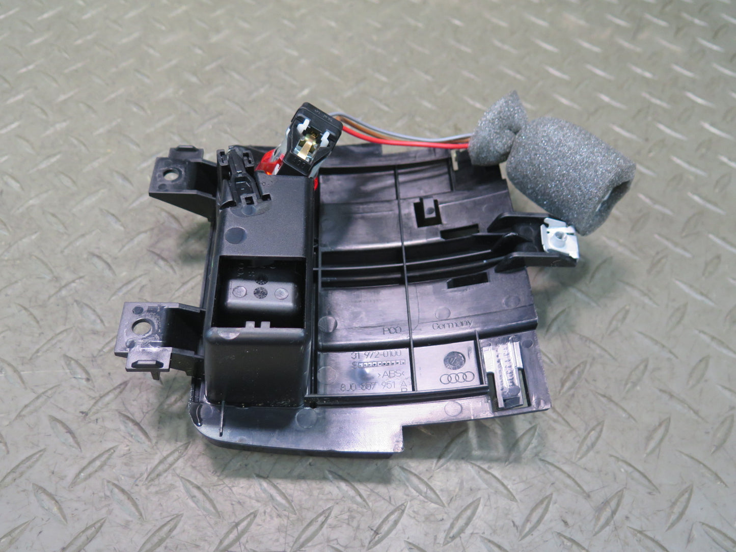 09-15 Audi TT S 8J Front Center Console Ashtray 12V Socket Black OEM