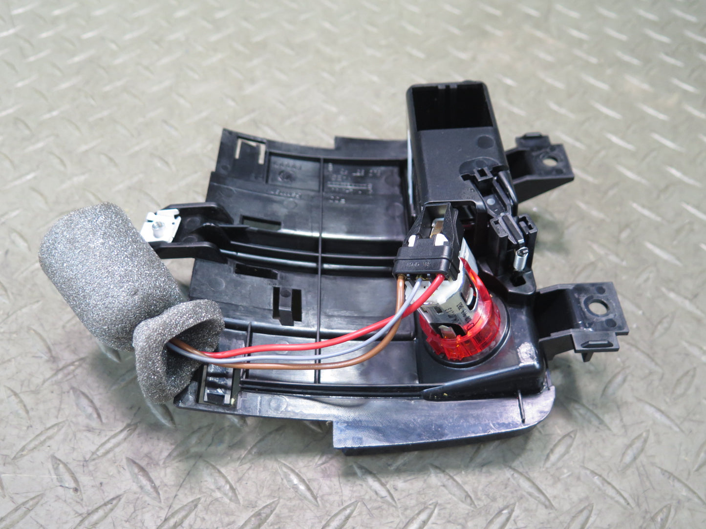 09-15 Audi TT S 8J Front Center Console Ashtray 12V Socket Black OEM