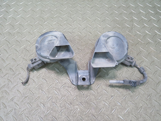 09-15 Audi TT S 8J High & Low Tone Pitch Horn Signal w Mount OEM