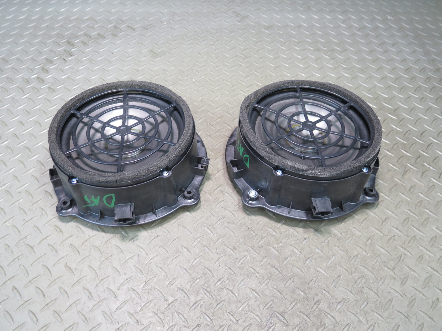 09-15 Audi TT S 8J Front Left & Right Door Audio Sound Speaker Bose Set OEM