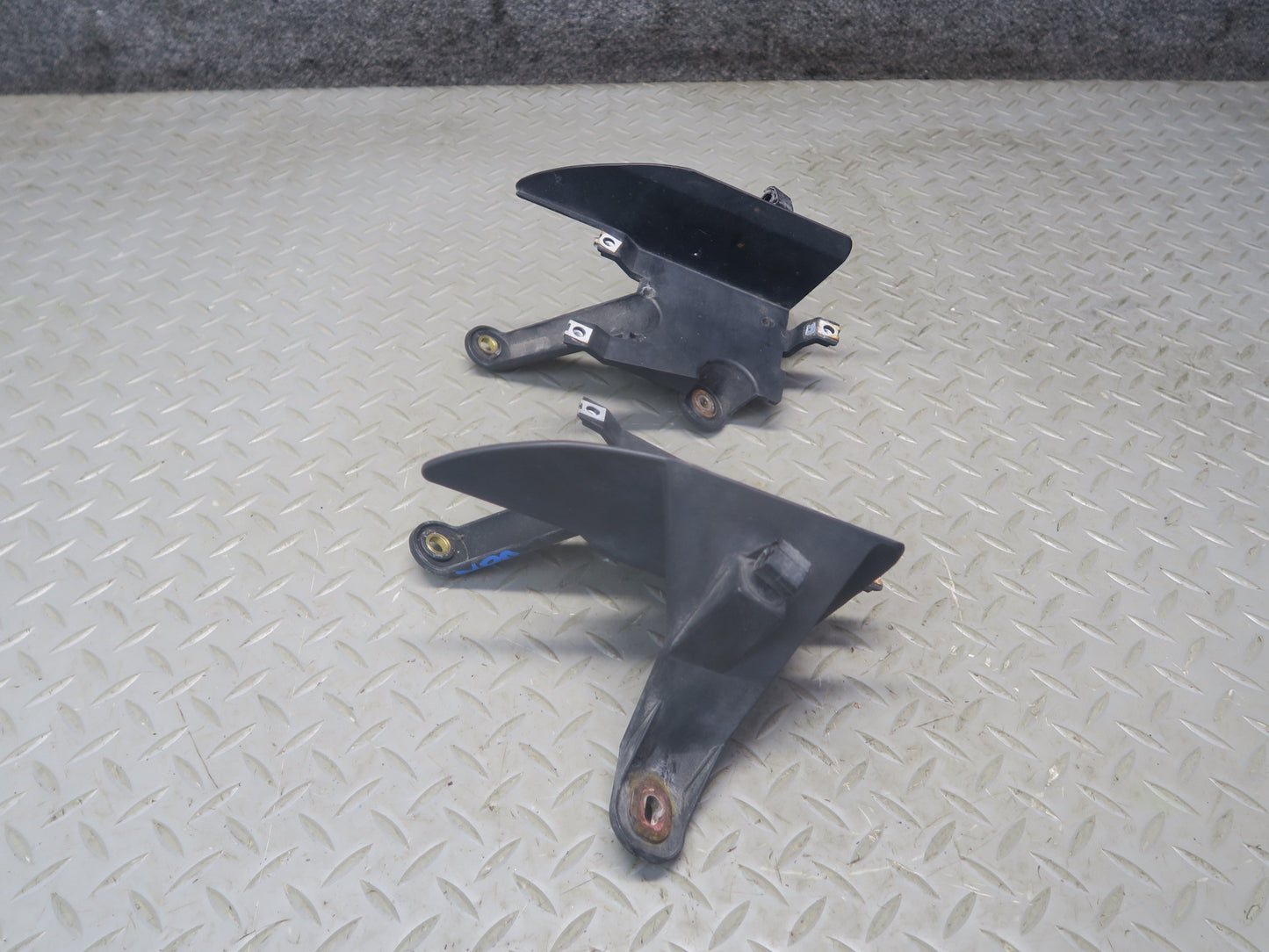 2011-2014 Porsche Cayenne 958 Rear Bumper Guide Mount Bracket Support Set of 7