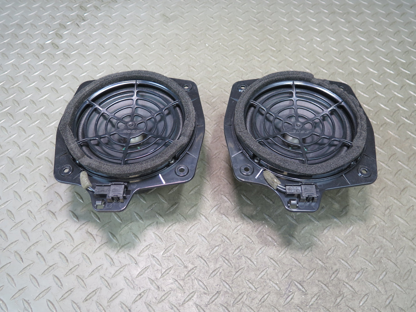 09-15 Audi TT S 8J Set of 2 Rear Left & Right Side Bose Speaker 8H0035411B OEM