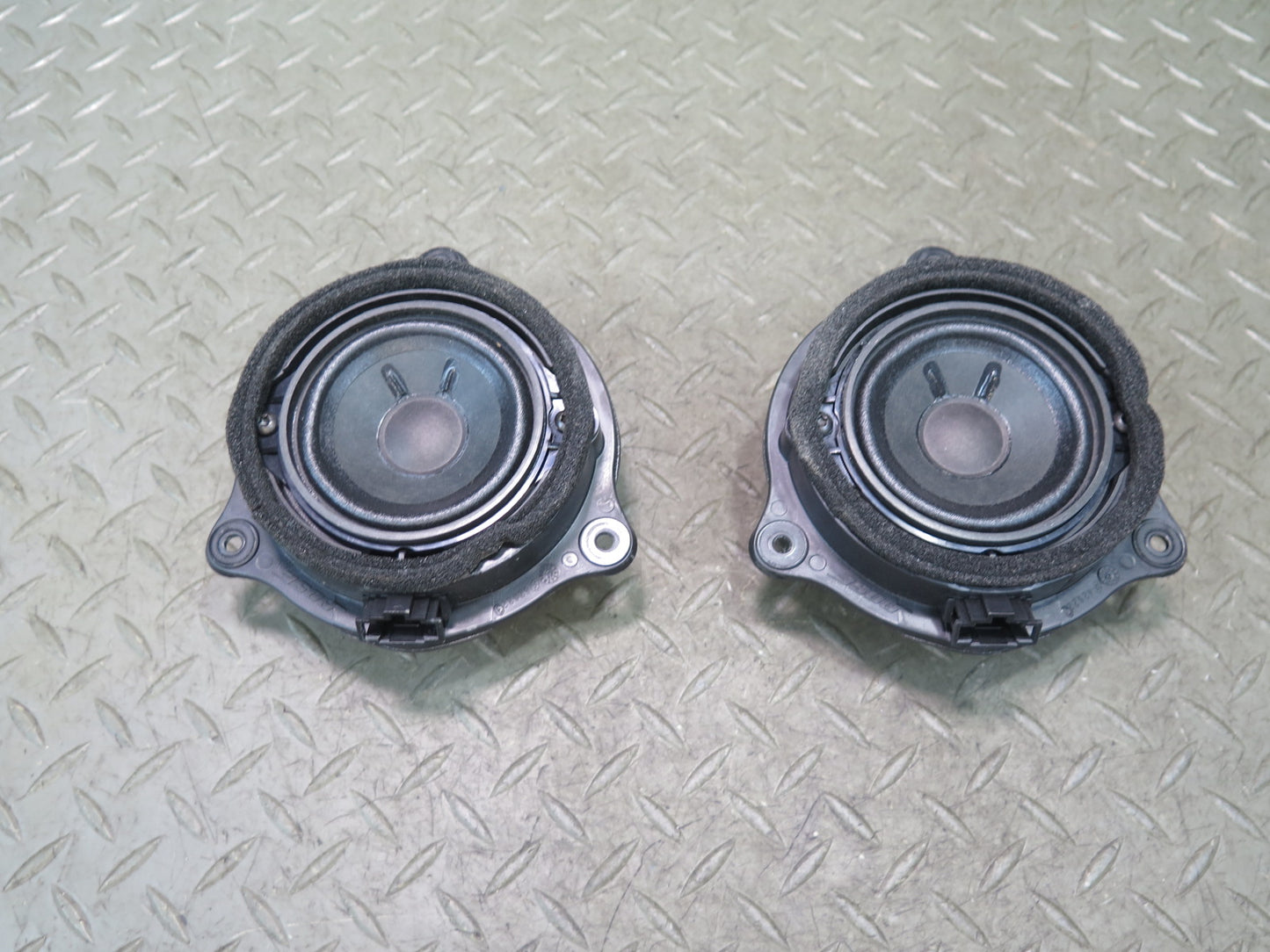 09-15 Audi TT S 8J Front Left & Right MID Range Door Speaker Set OEM