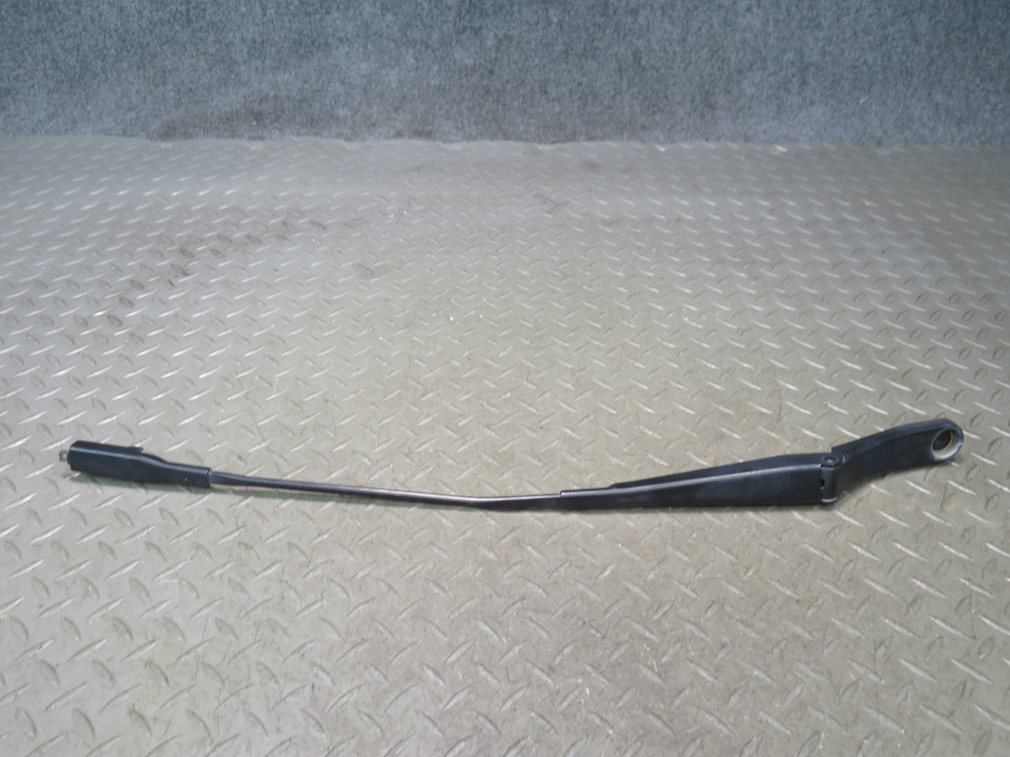 09-15 Audi TT S 8J Front Windshield Wiper Arm Left & Right Side Set OEM