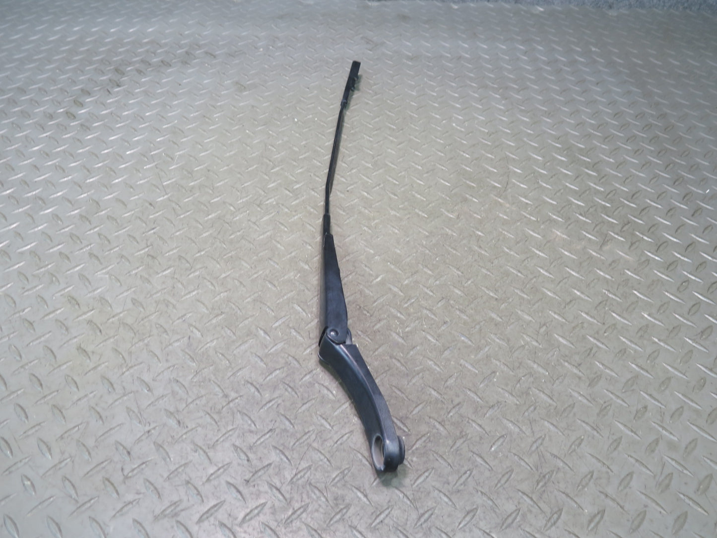 09-15 Audi TT S 8J Front Windshield Wiper Arm Left & Right Side Set OEM