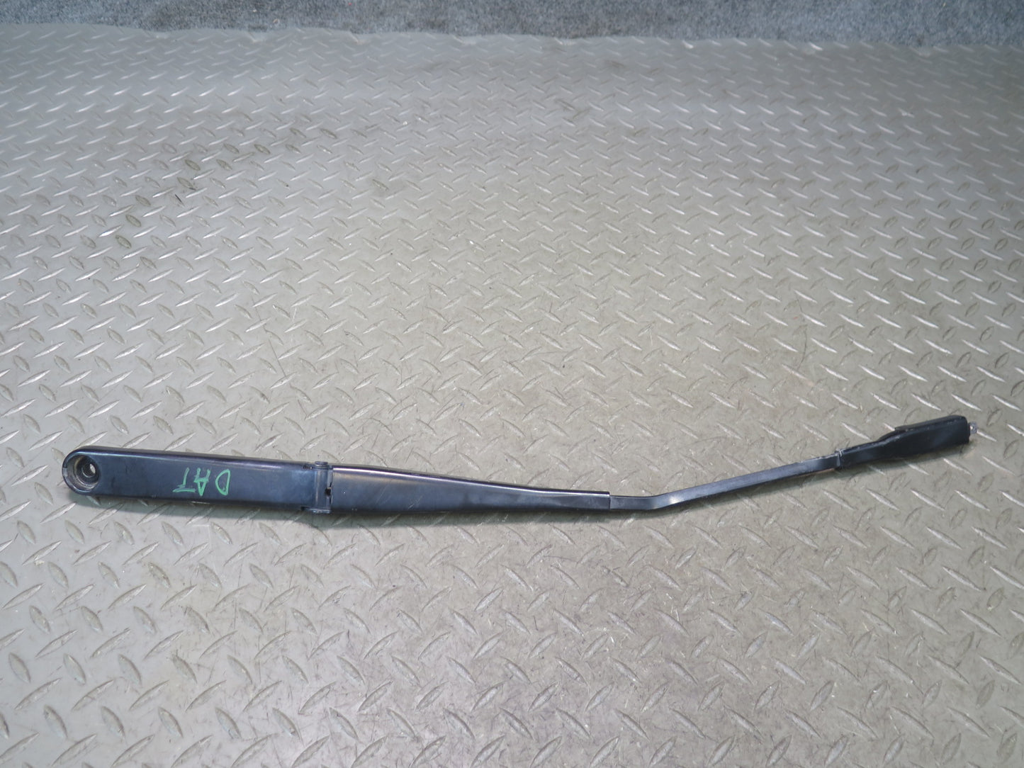 09-15 Audi TT S 8J Front Windshield Wiper Arm Left & Right Side Set OEM