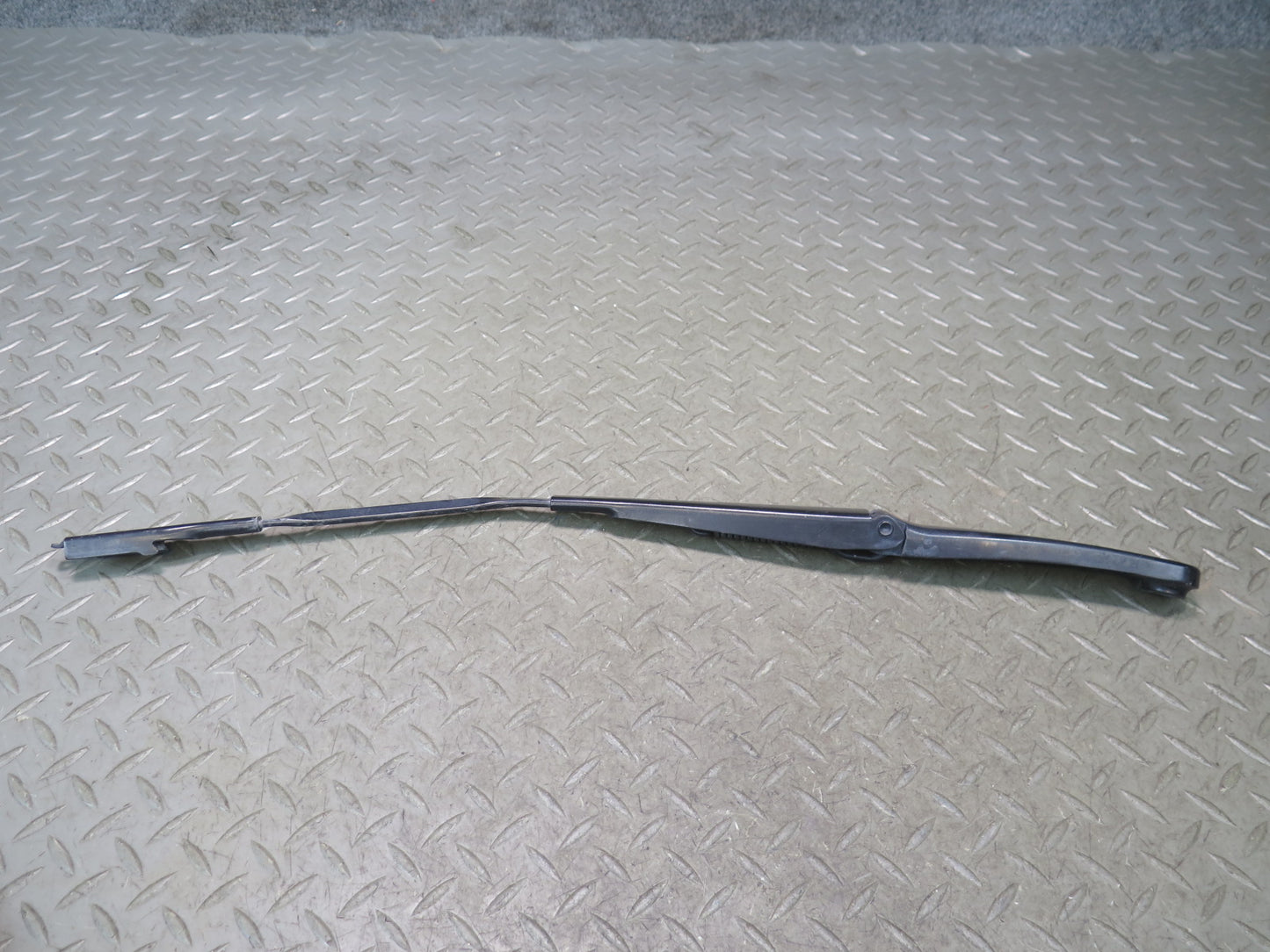 09-15 Audi TT S 8J Front Windshield Wiper Arm Left & Right Side Set OEM