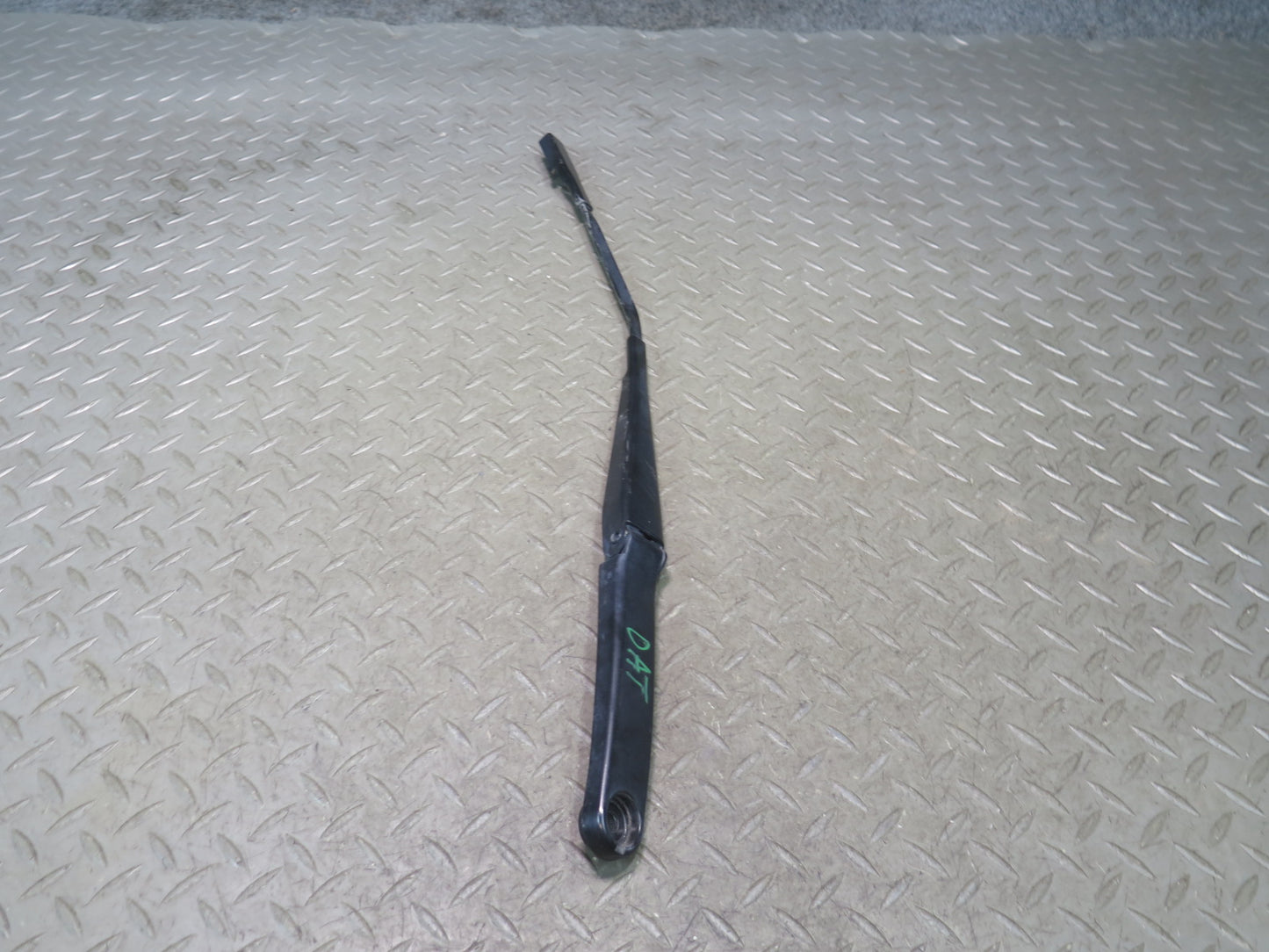 09-15 Audi TT S 8J Front Windshield Wiper Arm Left & Right Side Set OEM