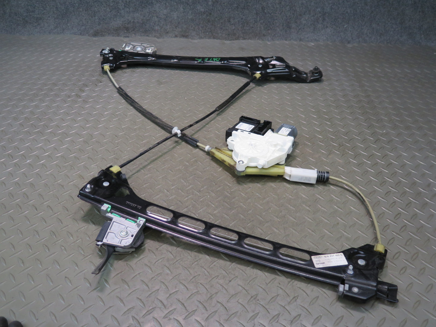 08-15 Audi TT S 8J Front Right Door Power Window Regulator w Motor OEM