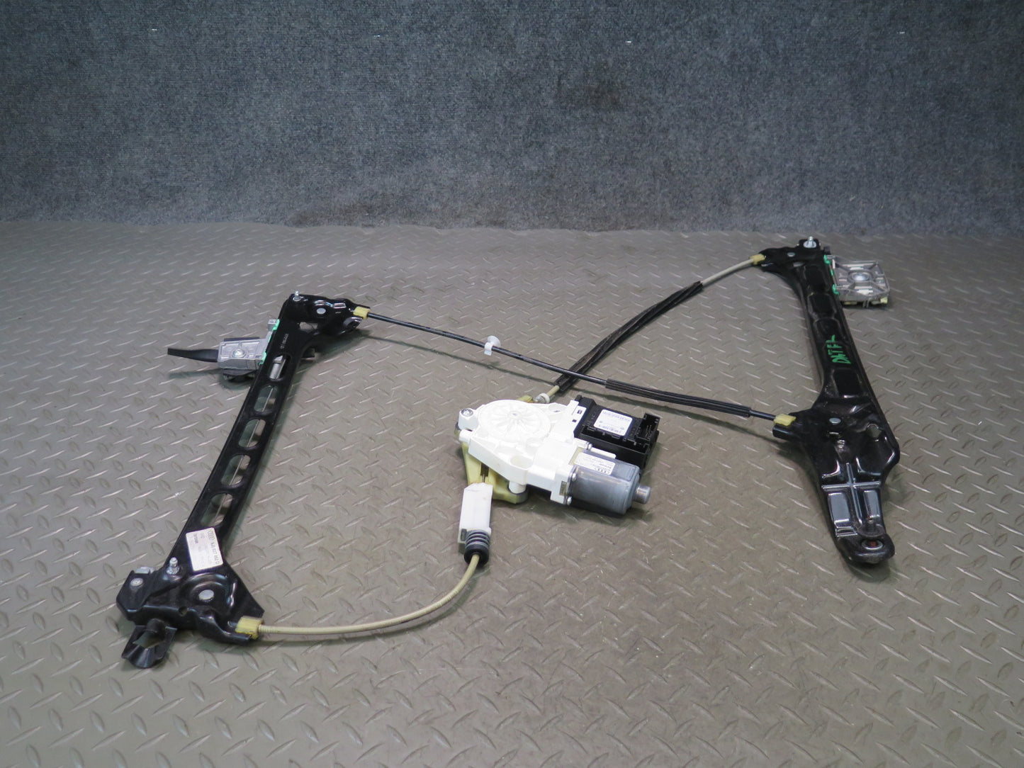 08-15 Audi TT S 8J Front Right Door Power Window Regulator w Motor OEM