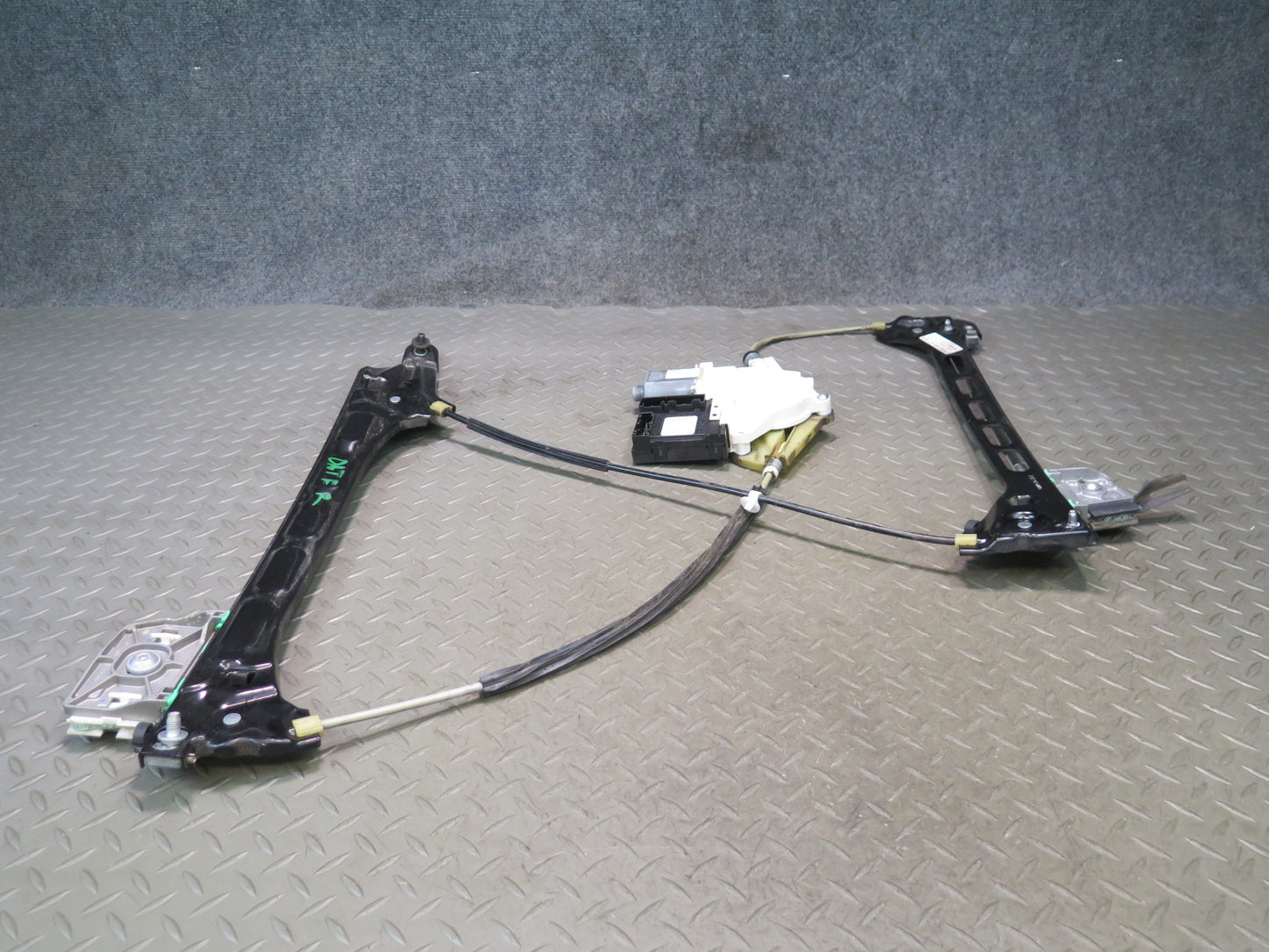 08-15 Audi TT S 8J Front Right Door Power Window Regulator w Motor OEM