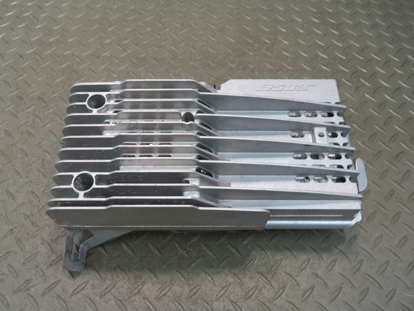 08-15 Audi TT S 8J Bose Audio System Amplifier AMP OEM