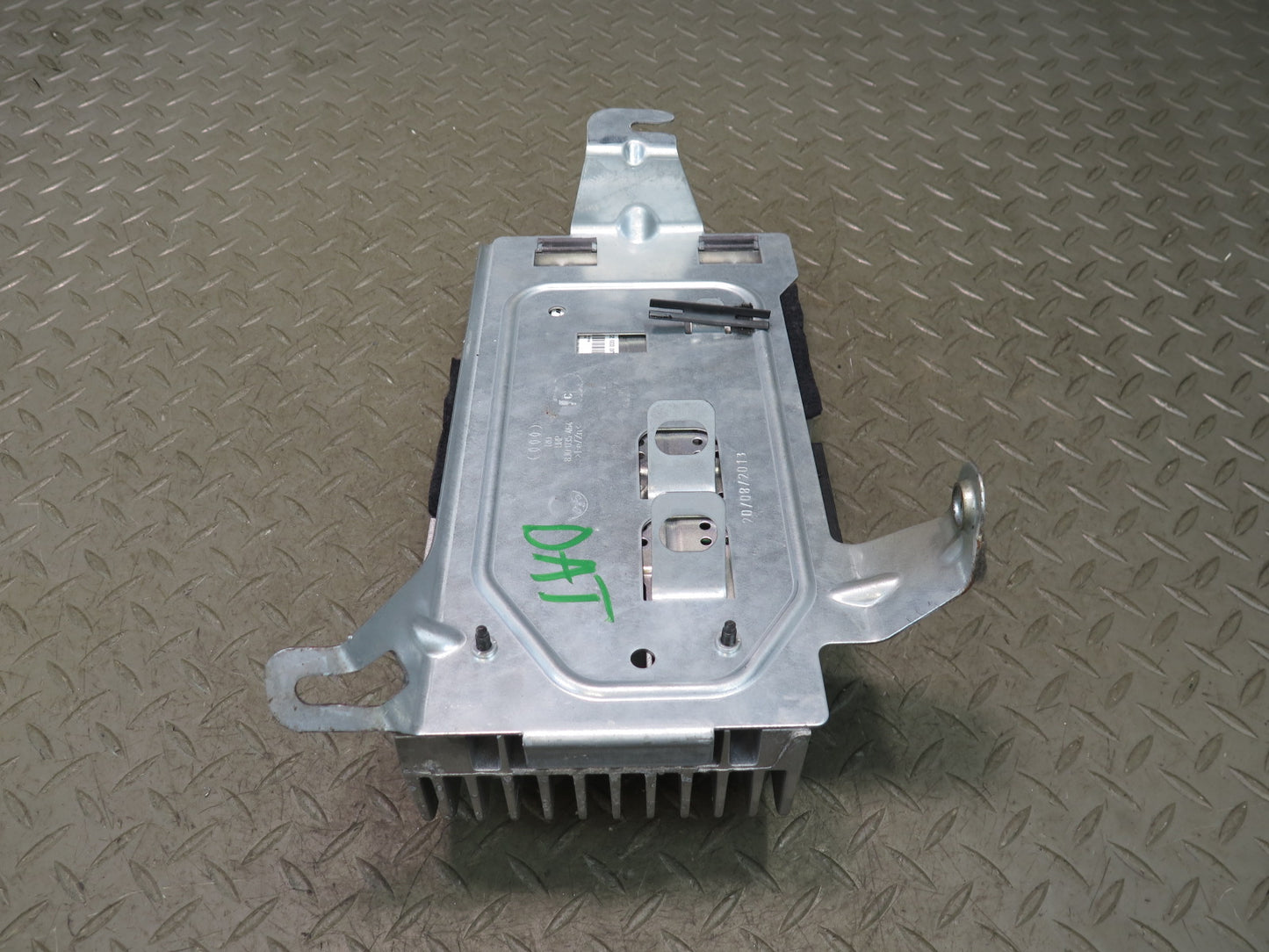 08-15 Audi TT S 8J Bose Audio System Amplifier AMP OEM