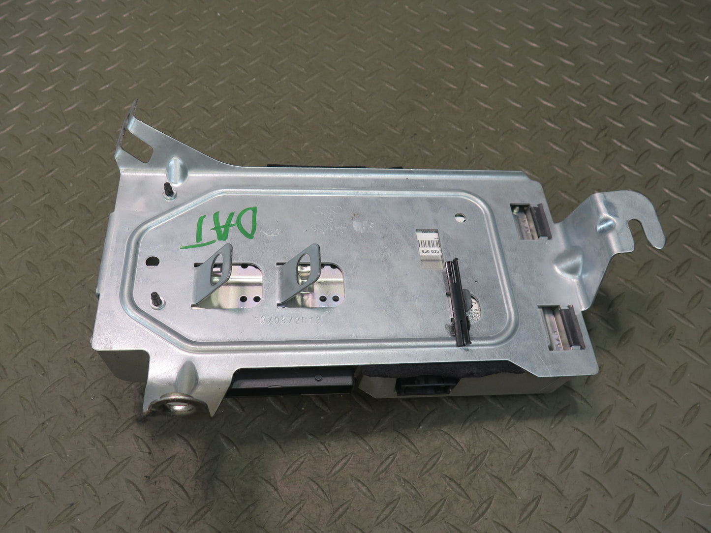 08-15 Audi TT S 8J Bose Audio System Amplifier AMP OEM