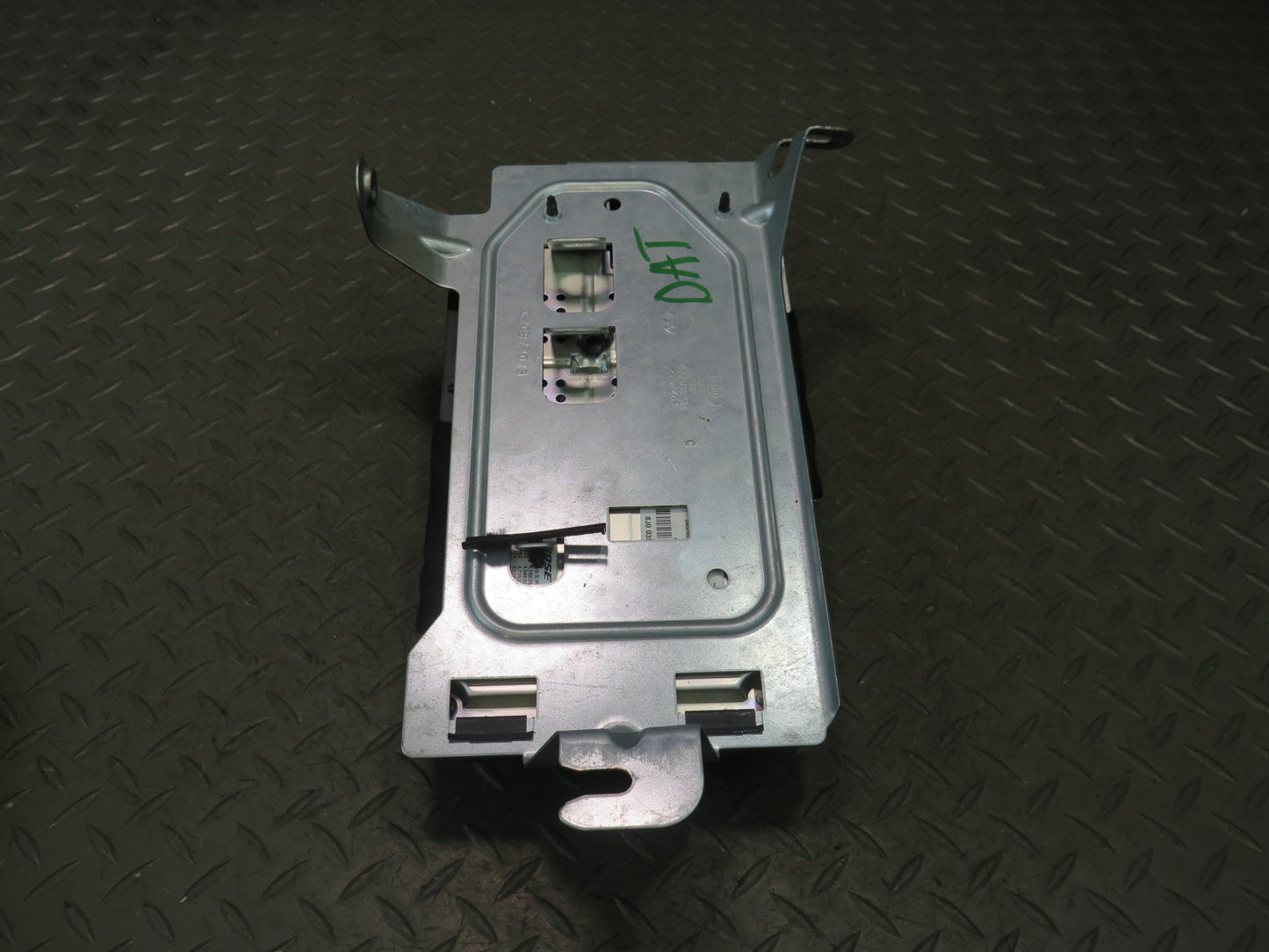 08-15 Audi TT S 8J Bose Audio System Amplifier AMP OEM
