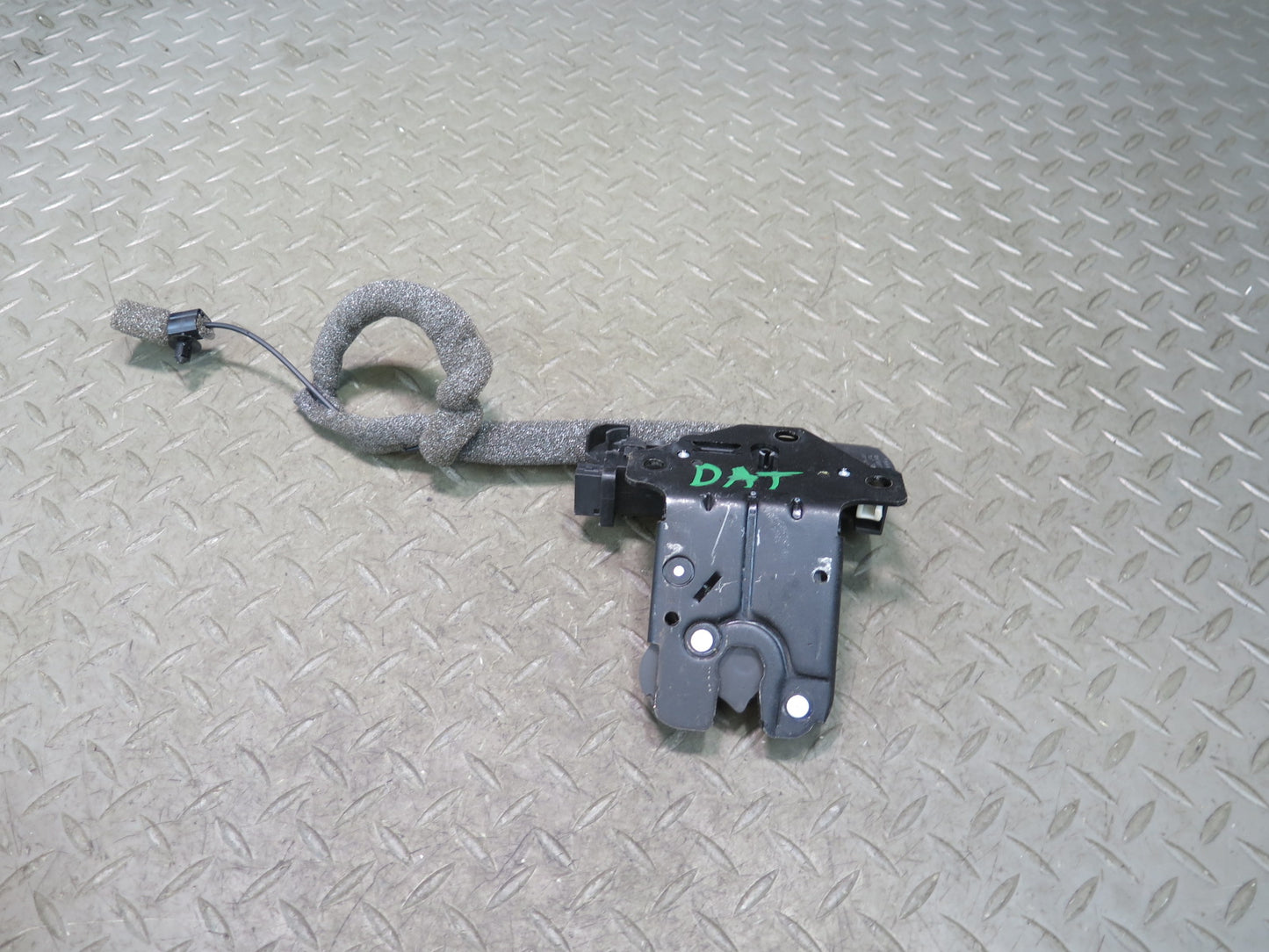 08-15 Audi TT S 8J Coupe Rear Trunk Lid Lock Latch Actuator 8P4827505C OEM