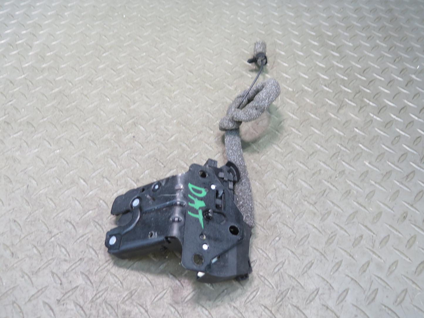 08-15 Audi TT S 8J Coupe Rear Trunk Lid Lock Latch Actuator 8P4827505C OEM