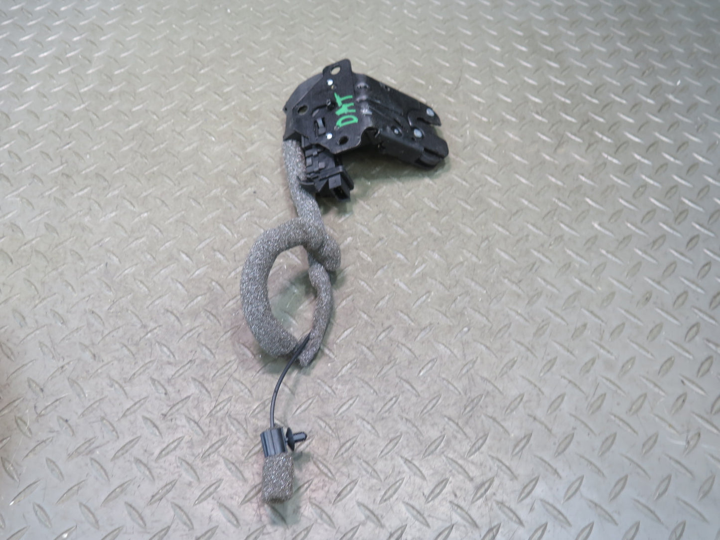 08-15 Audi TT S 8J Coupe Rear Trunk Lid Lock Latch Actuator 8P4827505C OEM