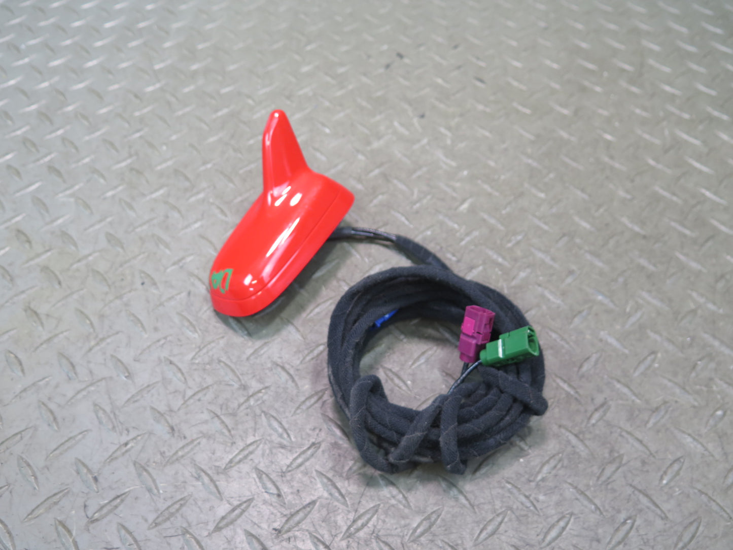 11-15 Audi TT S 8J Coupe Am/fm Radio Stereo Antenna w Wire Misano RED Pearl OEM