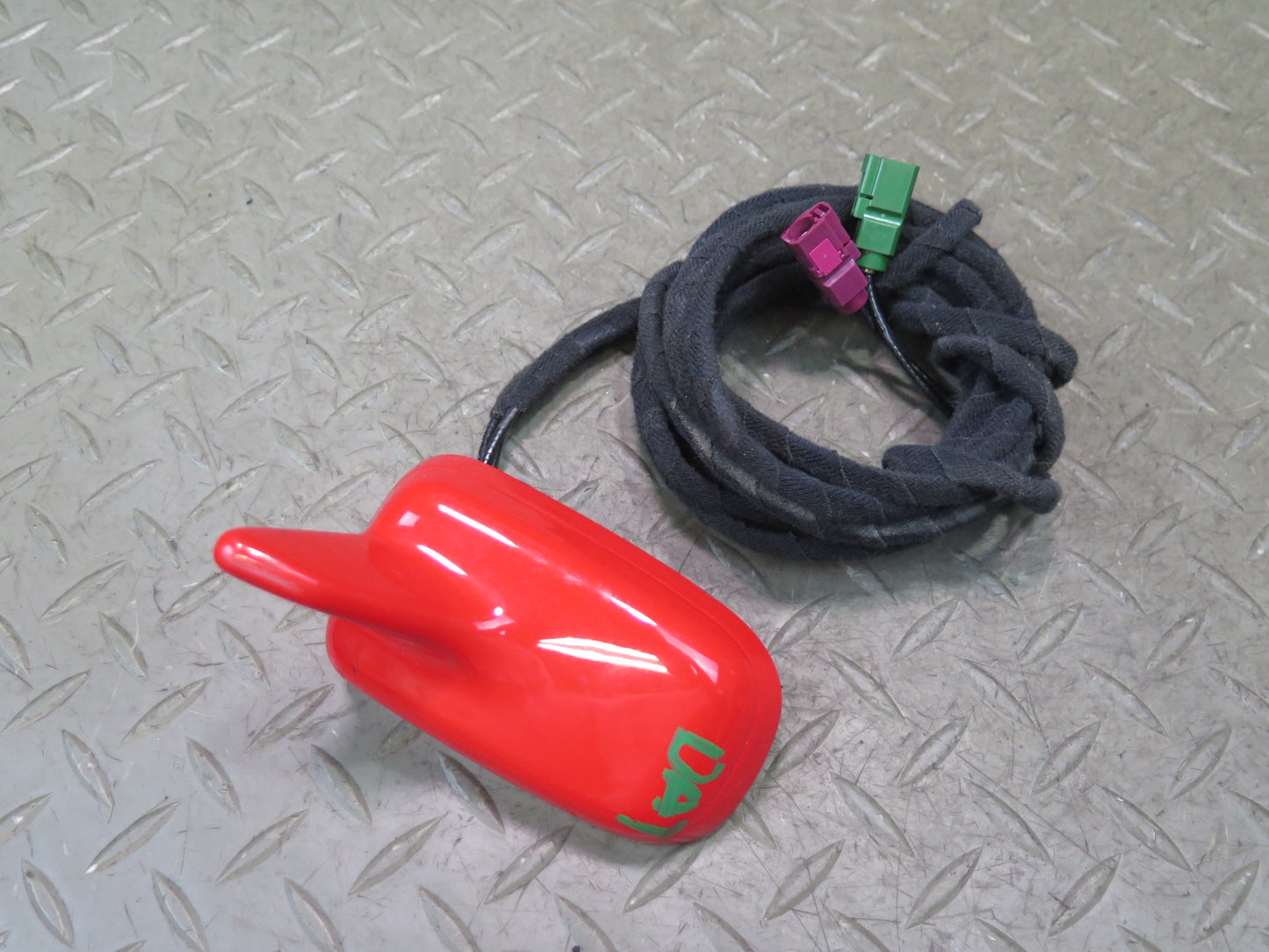 11-15 Audi TT S 8J Coupe Am/fm Radio Stereo Antenna w Wire Misano RED Pearl OEM