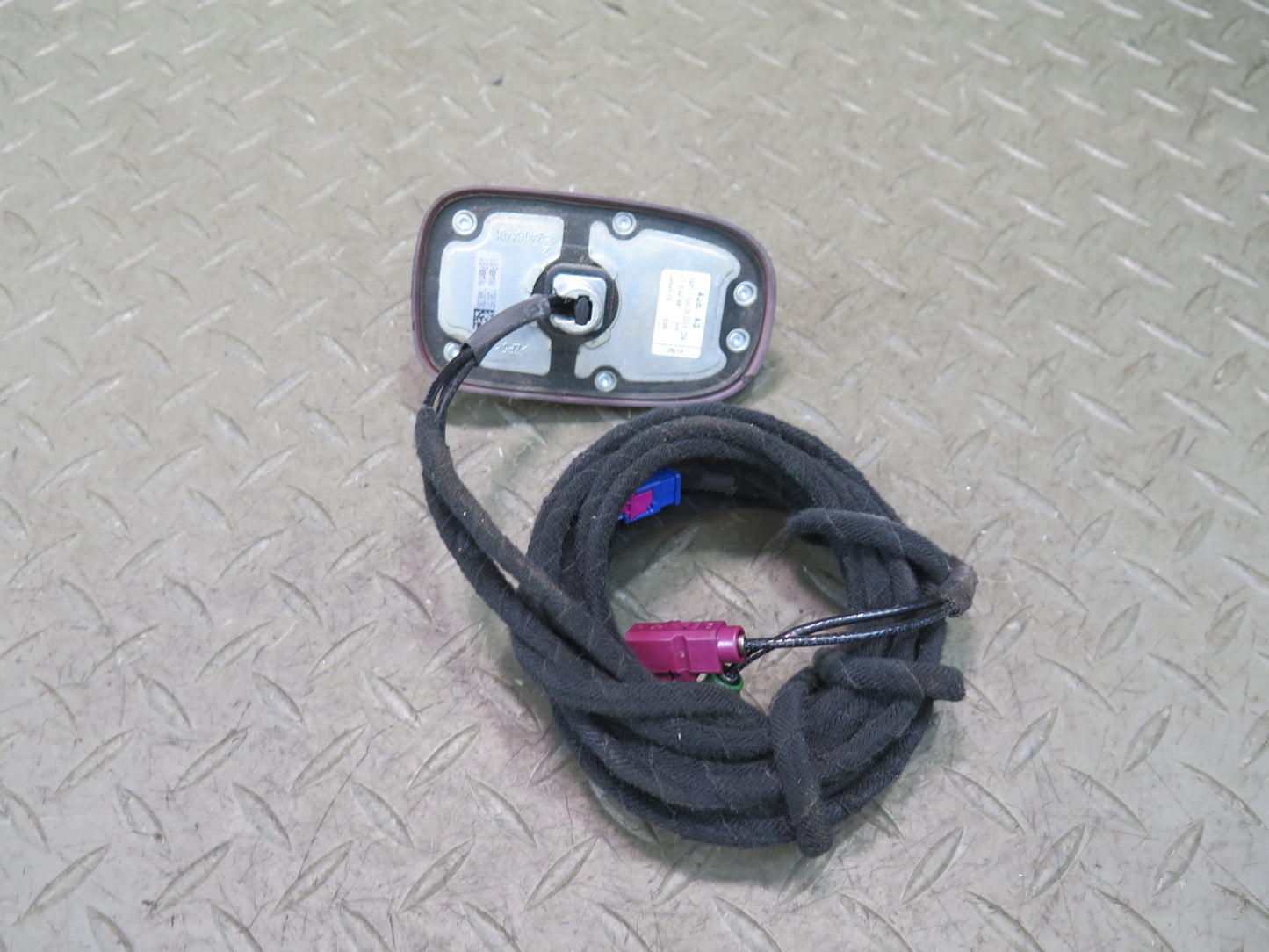 11-15 Audi TT S 8J Coupe Am/fm Radio Stereo Antenna w Wire Misano RED Pearl OEM