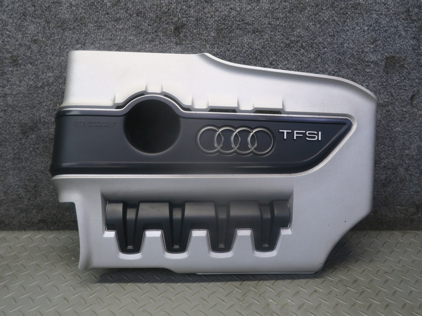 09-15 Audi TT S 8J 2.0L Cdma AWD Engine Cover 06F103925J OEM