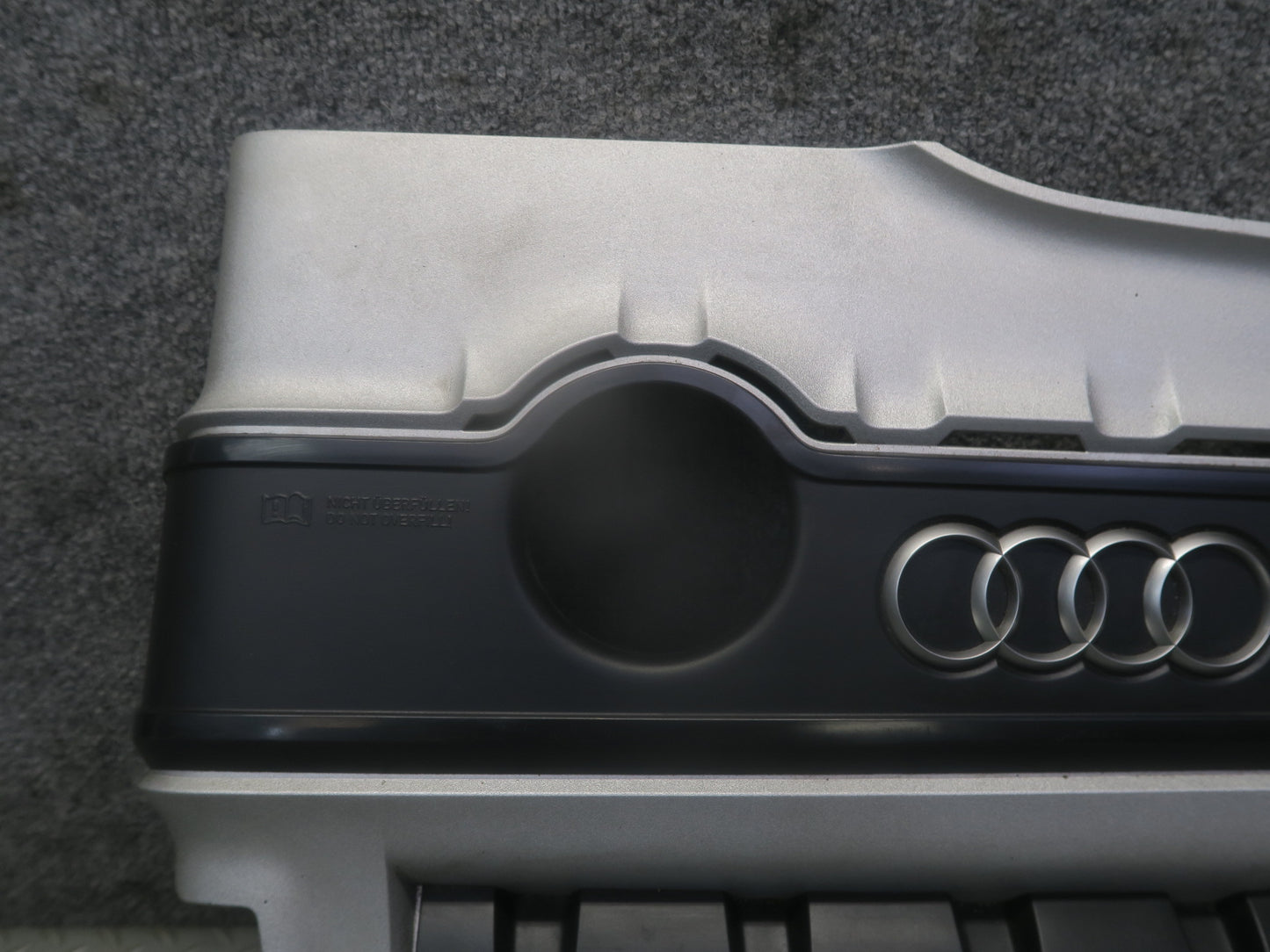 09-15 Audi TT S 8J 2.0L Cdma AWD Engine Cover 06F103925J OEM