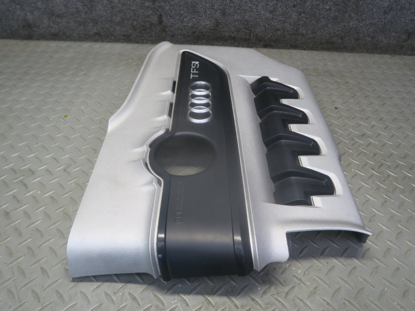 09-15 Audi TT S 8J 2.0L Cdma AWD Engine Cover 06F103925J OEM