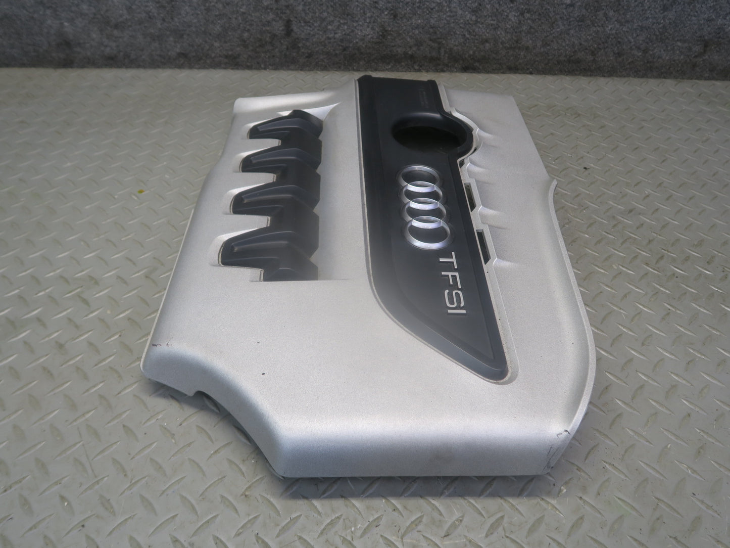 09-15 Audi TT S 8J 2.0L Cdma AWD Engine Cover 06F103925J OEM