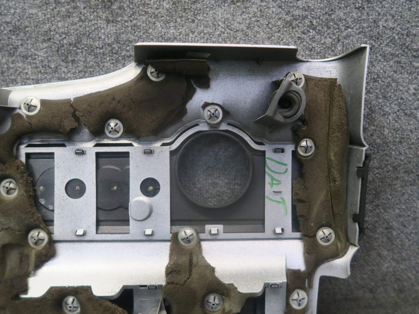 09-15 Audi TT S 8J 2.0L Cdma AWD Engine Cover 06F103925J OEM