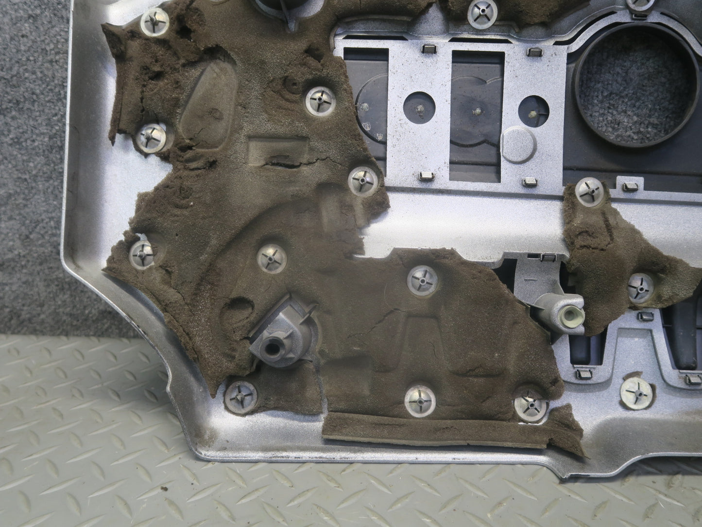 09-15 Audi TT S 8J 2.0L Cdma AWD Engine Cover 06F103925J OEM