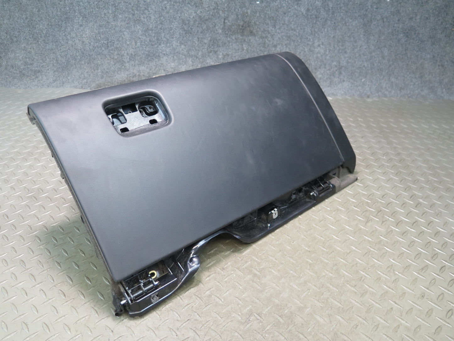 2011-2018 Porsche Cayenne 958 Dash Front Right Glove Box Compartment Storage