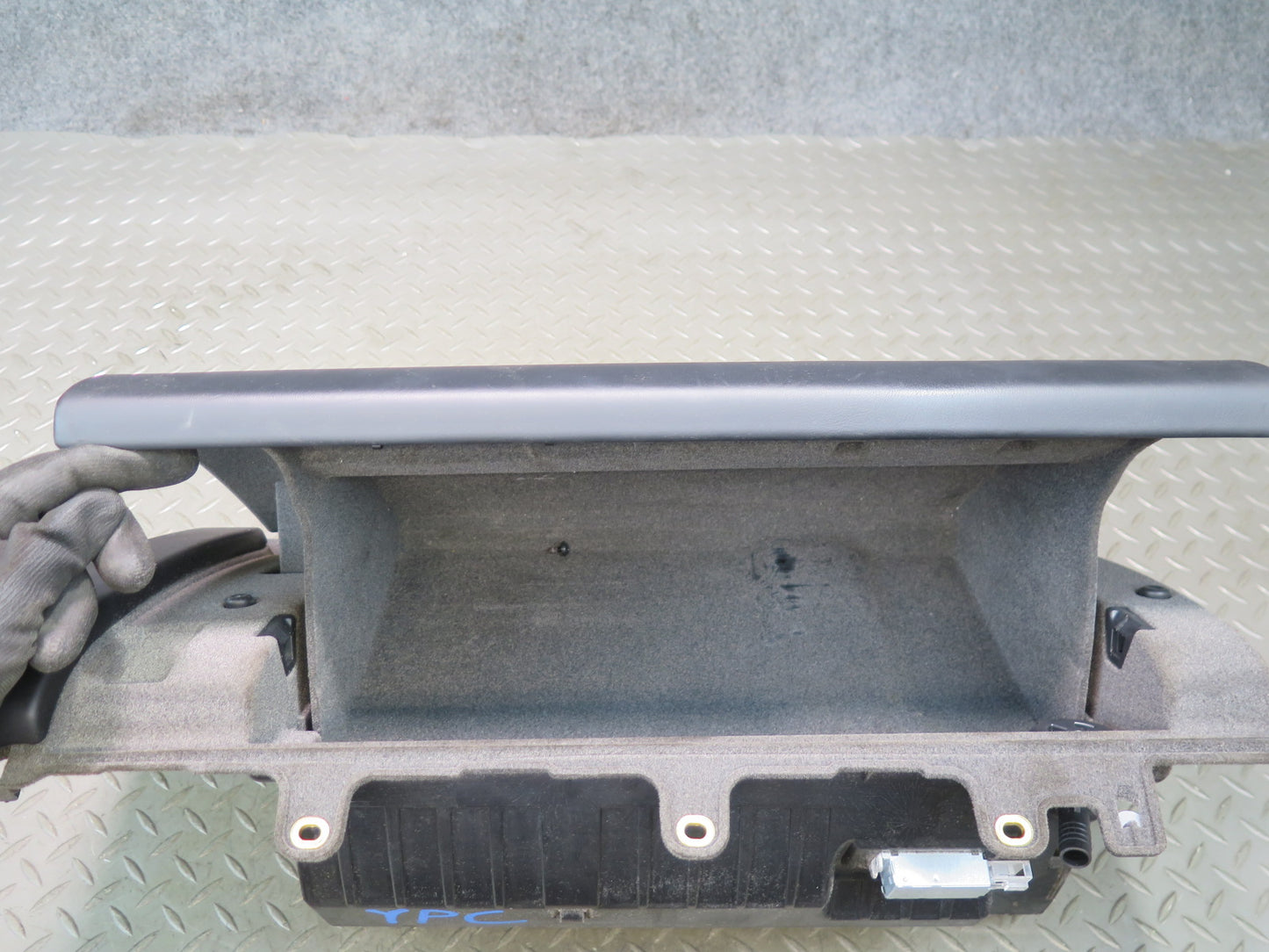 2011-2018 Porsche Cayenne 958 Dash Front Right Glove Box Compartment Storage
