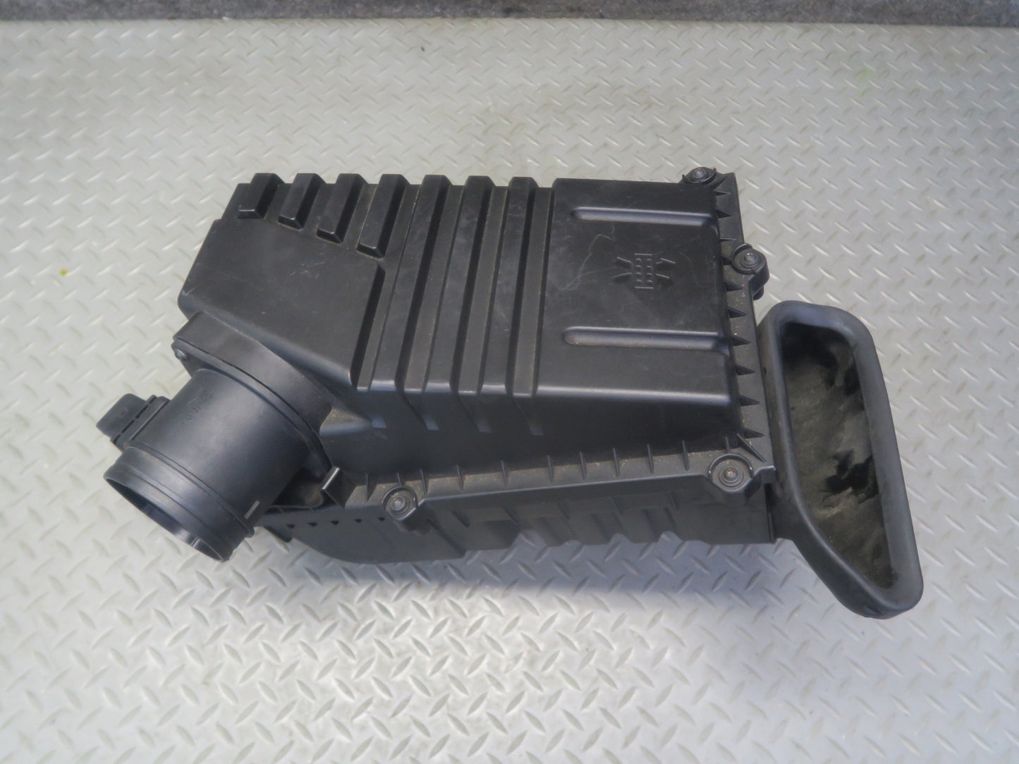 09-15 Audi TT S 8J 2.0L AWD Air Intake Cleaner Filter Box w MAF Sensor OEM