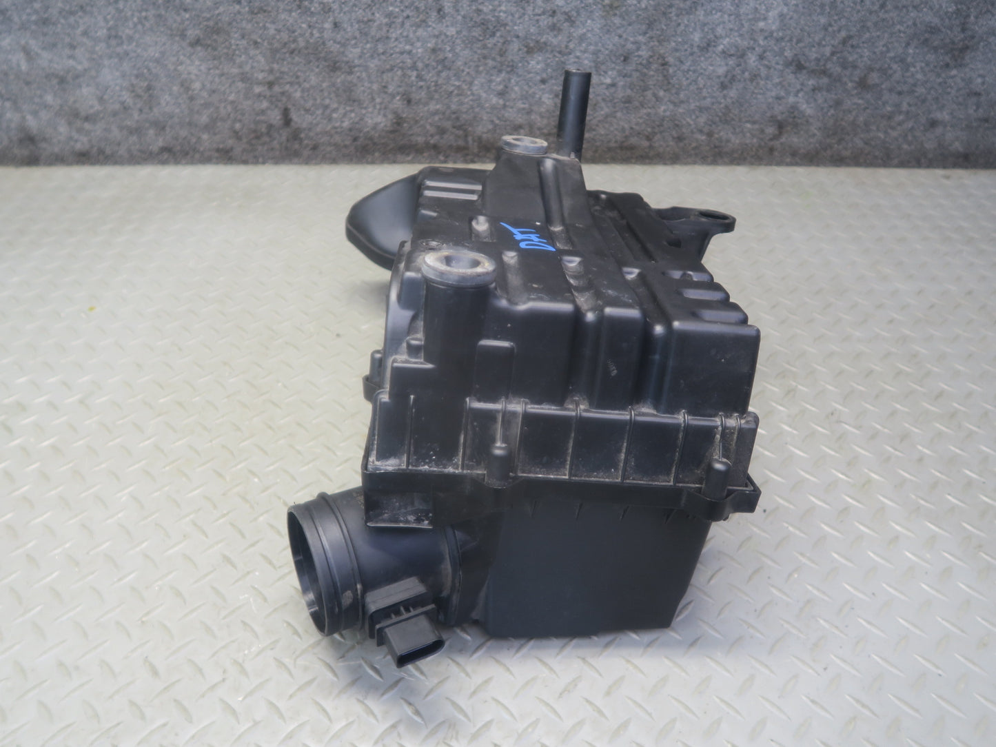 09-15 Audi TT S 8J 2.0L AWD Air Intake Cleaner Filter Box w MAF Sensor OEM