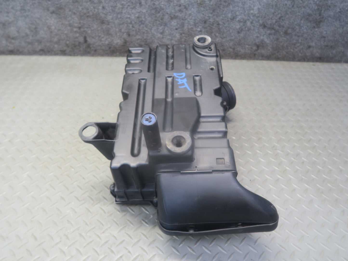 09-15 Audi TT S 8J 2.0L AWD Air Intake Cleaner Filter Box w MAF Sensor OEM