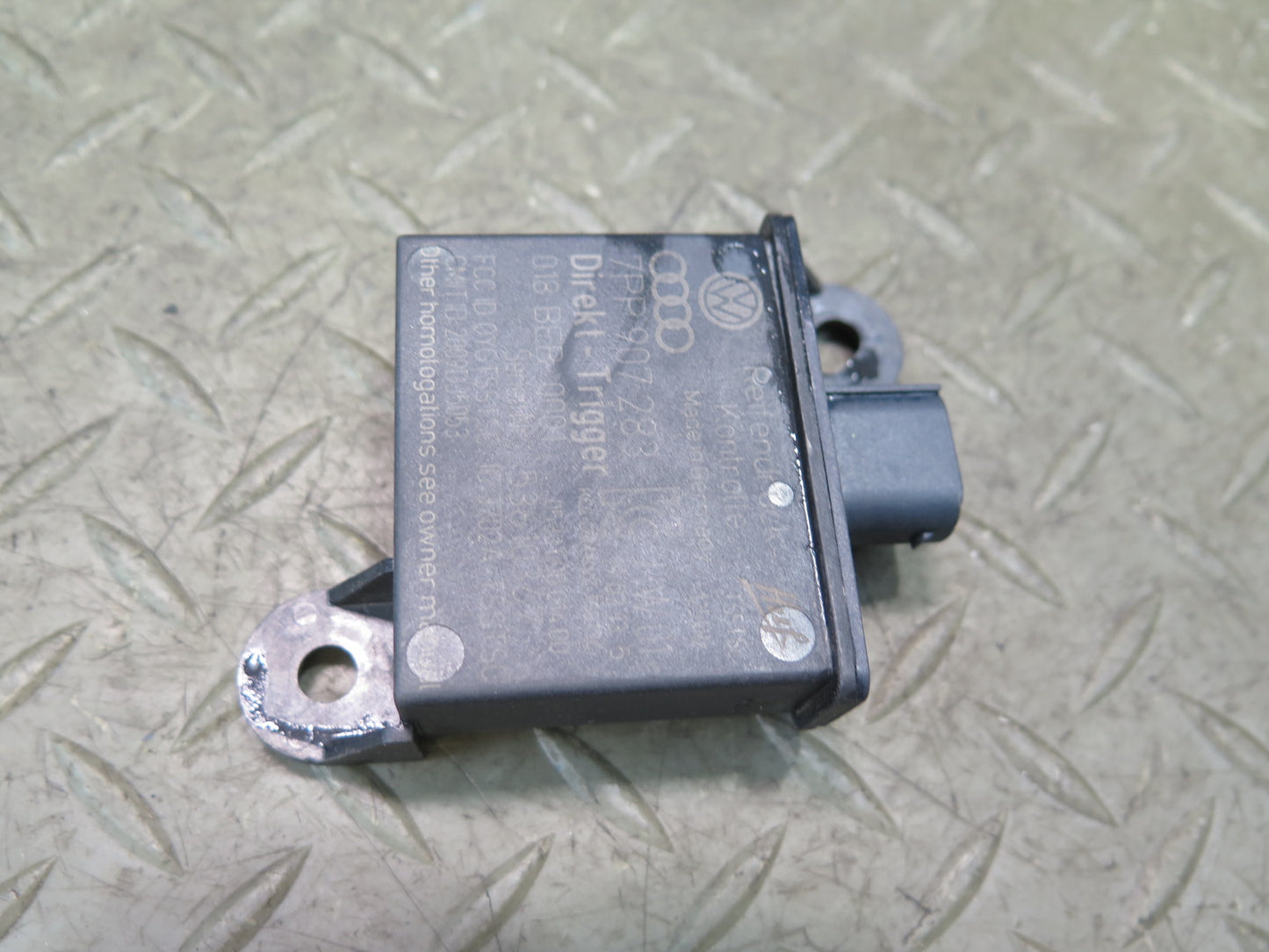 2011-2018 Porsche Cayenne 958 TPMS Tire Pressure Sensor Module 7PP907283