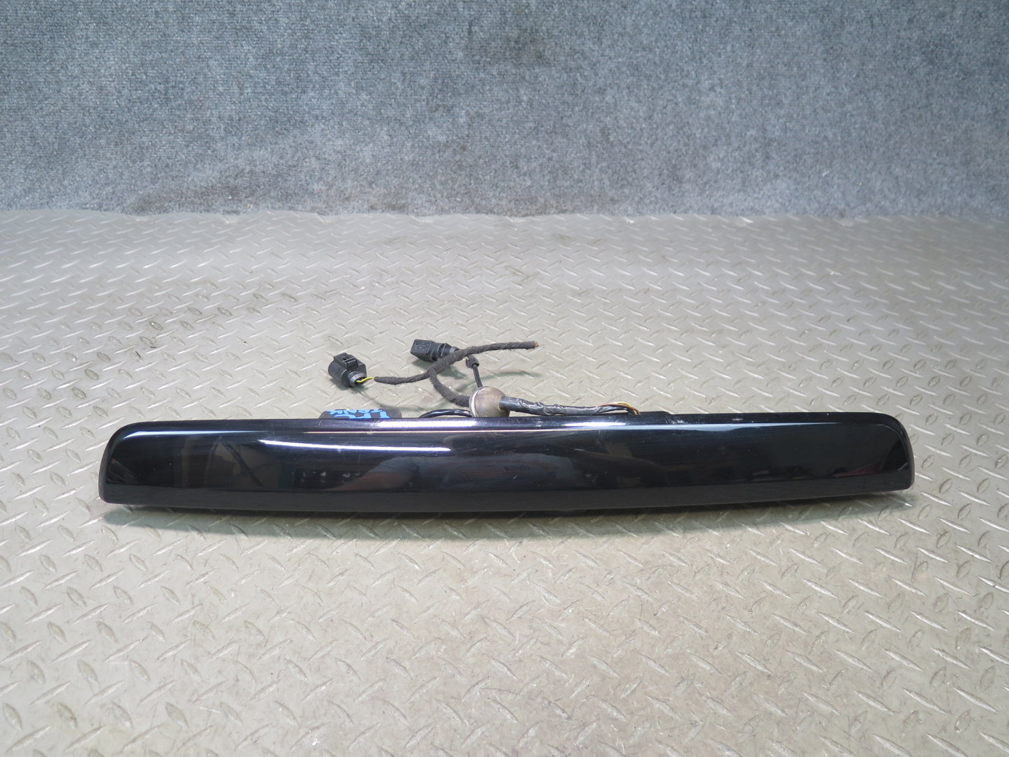 11-14 Porsche Cayenne 958 Rear Trunk Tailgate Liftgate Handle w Molding & Camera