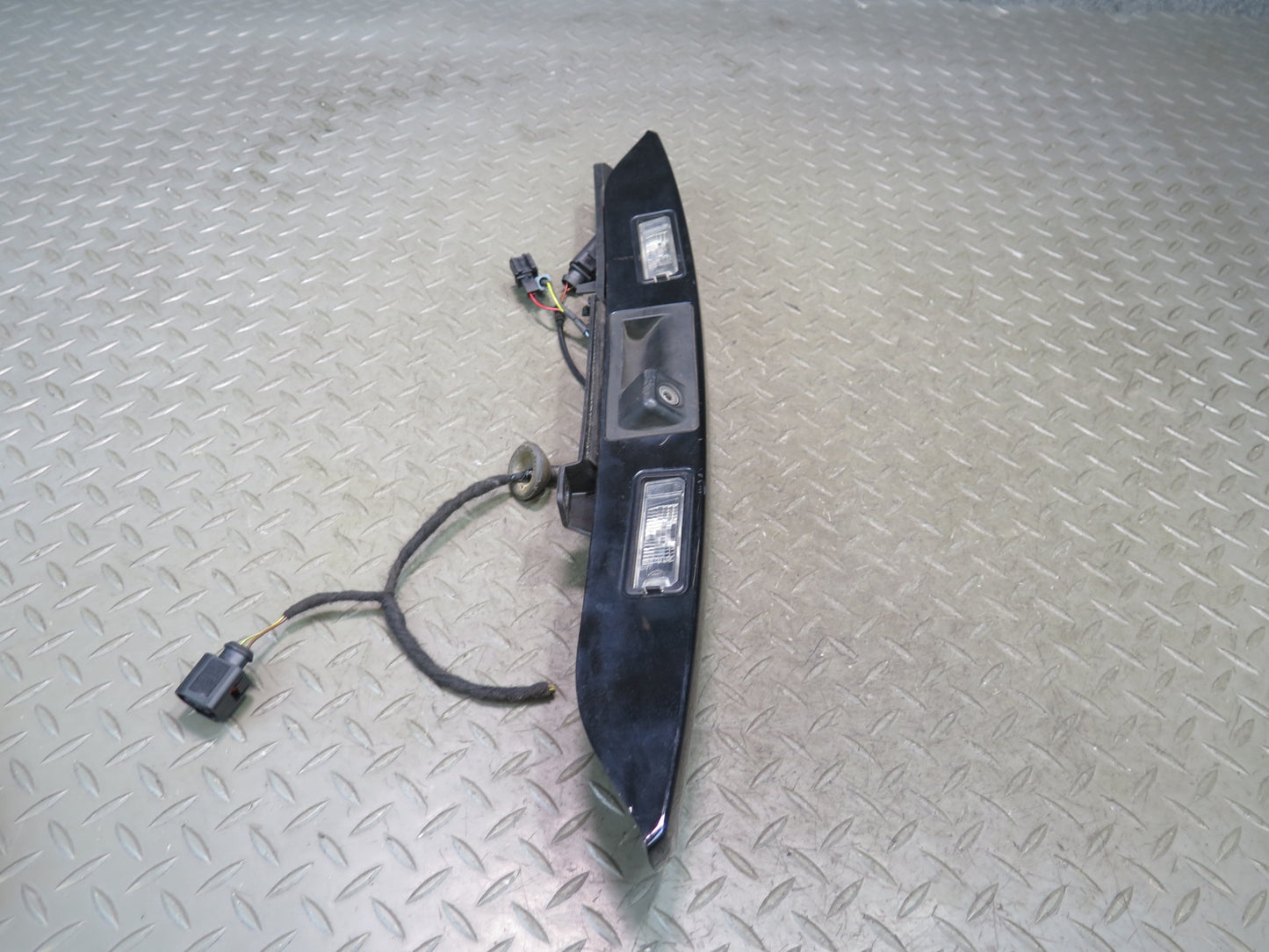 11-14 Porsche Cayenne 958 Rear Trunk Tailgate Liftgate Handle w Molding & Camera