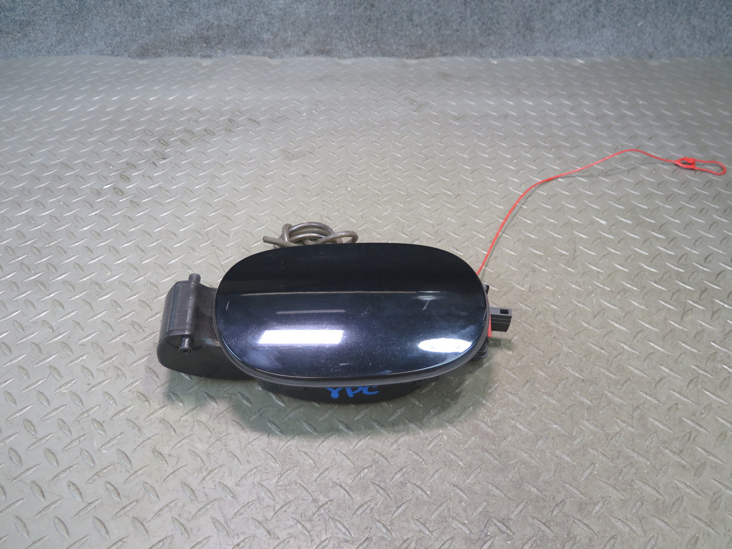 2011-2018 Porsche Cayenne 958 Fuel Tank Filler Door Lid Cover w Hinge & Actuator