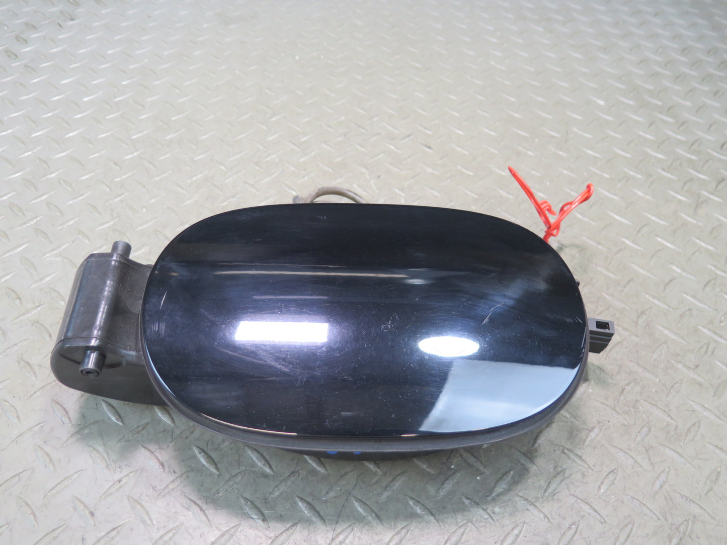 2011-2018 Porsche Cayenne 958 Fuel Tank Filler Door Lid Cover w Hinge & Actuator