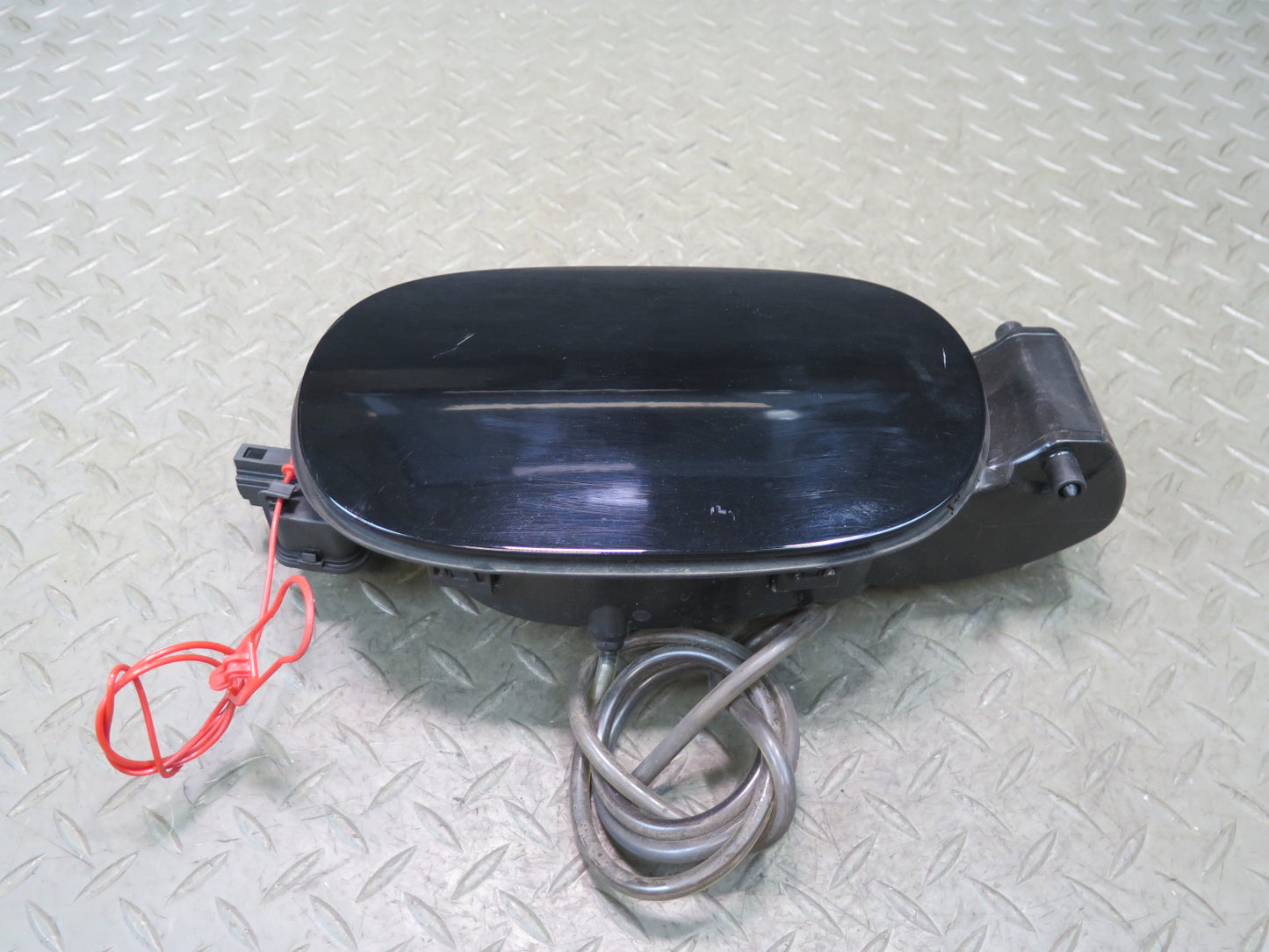 2011-2018 Porsche Cayenne 958 Fuel Tank Filler Door Lid Cover w Hinge & Actuator