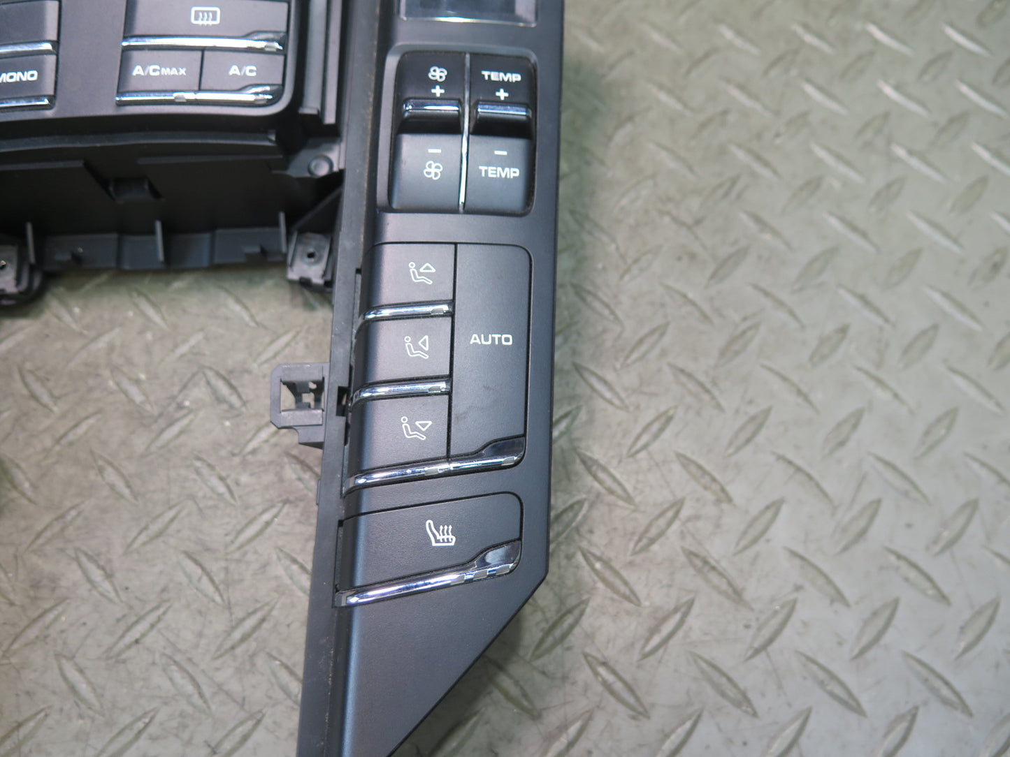 2011-2014 Porsche Cayenne 958 Front A/C Heater Climate Control Switch Panel