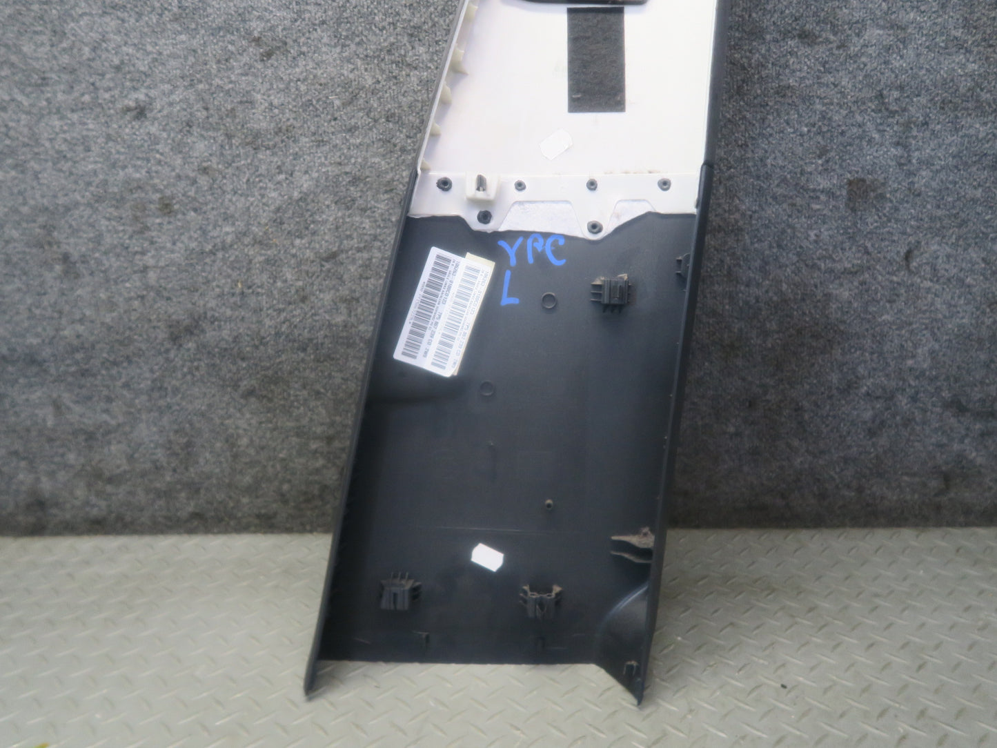 2011-2018 Porsche Cayenne 958 Center Interior B Pillar Trim Cover Panel Set of 2