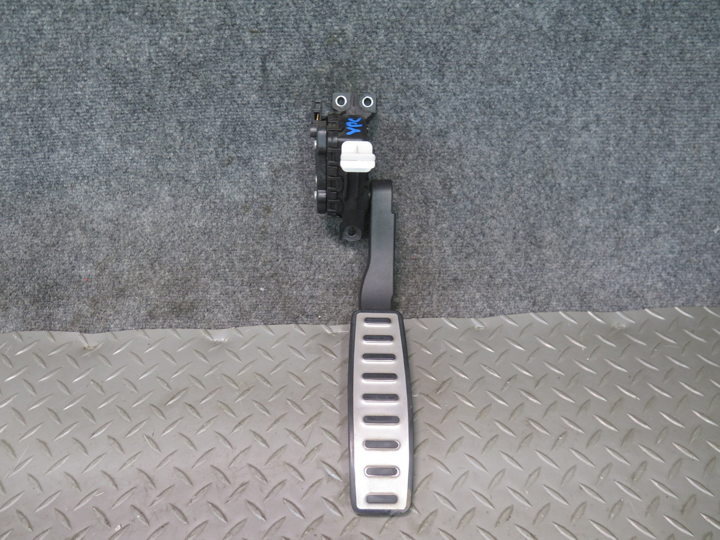 2011-2018 Porsche Cayenne 958 Gas Acceleration Pedal Sensor 7L0723507D